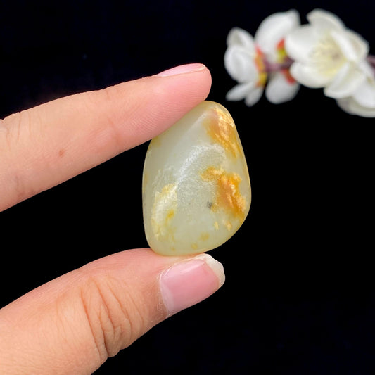 和田玉黄皮籽料挂件（16.3g）