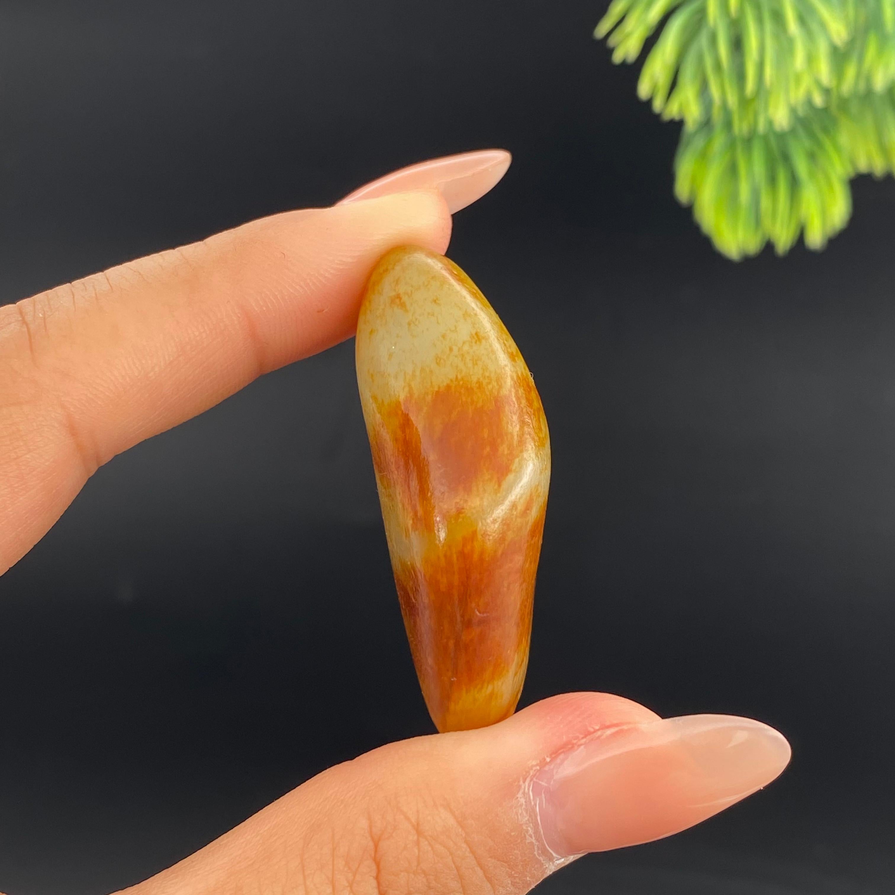 和田玉红皮籽料（29.66g）
