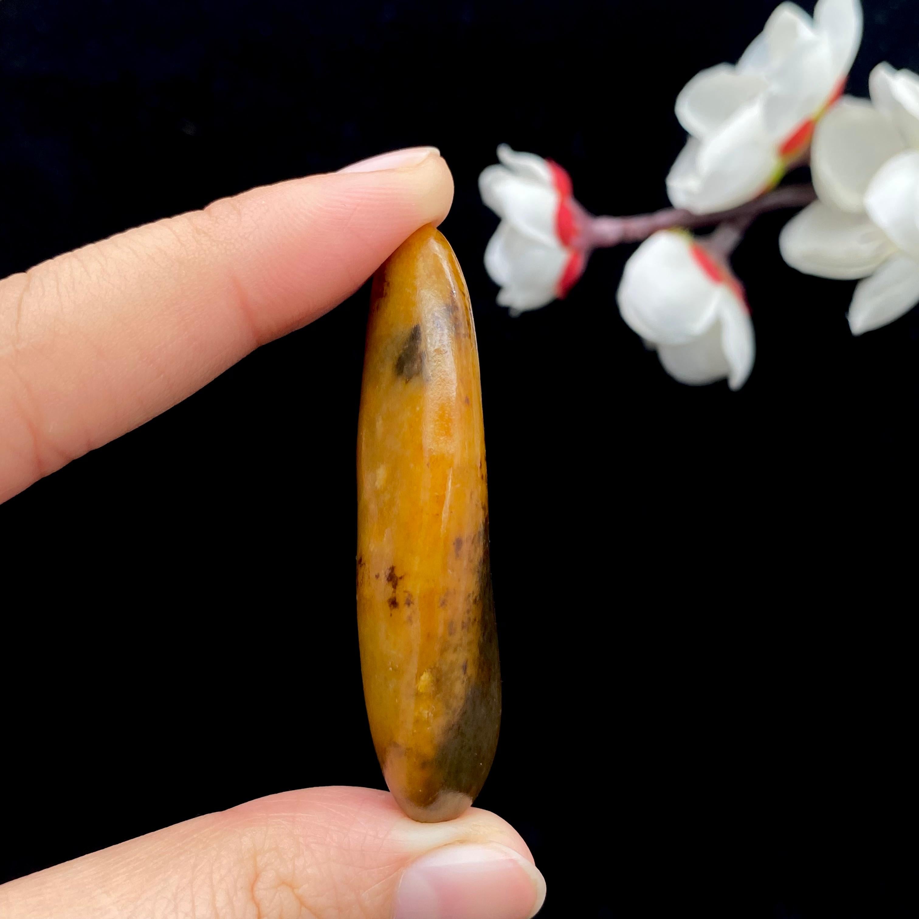 【超值推荐】和田玉黄沁皮籽料原石（19.7g）