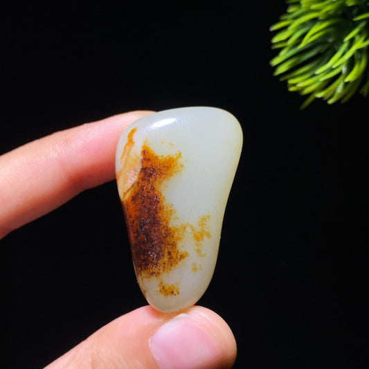 和田玉红皮籽料原石（22.6g）