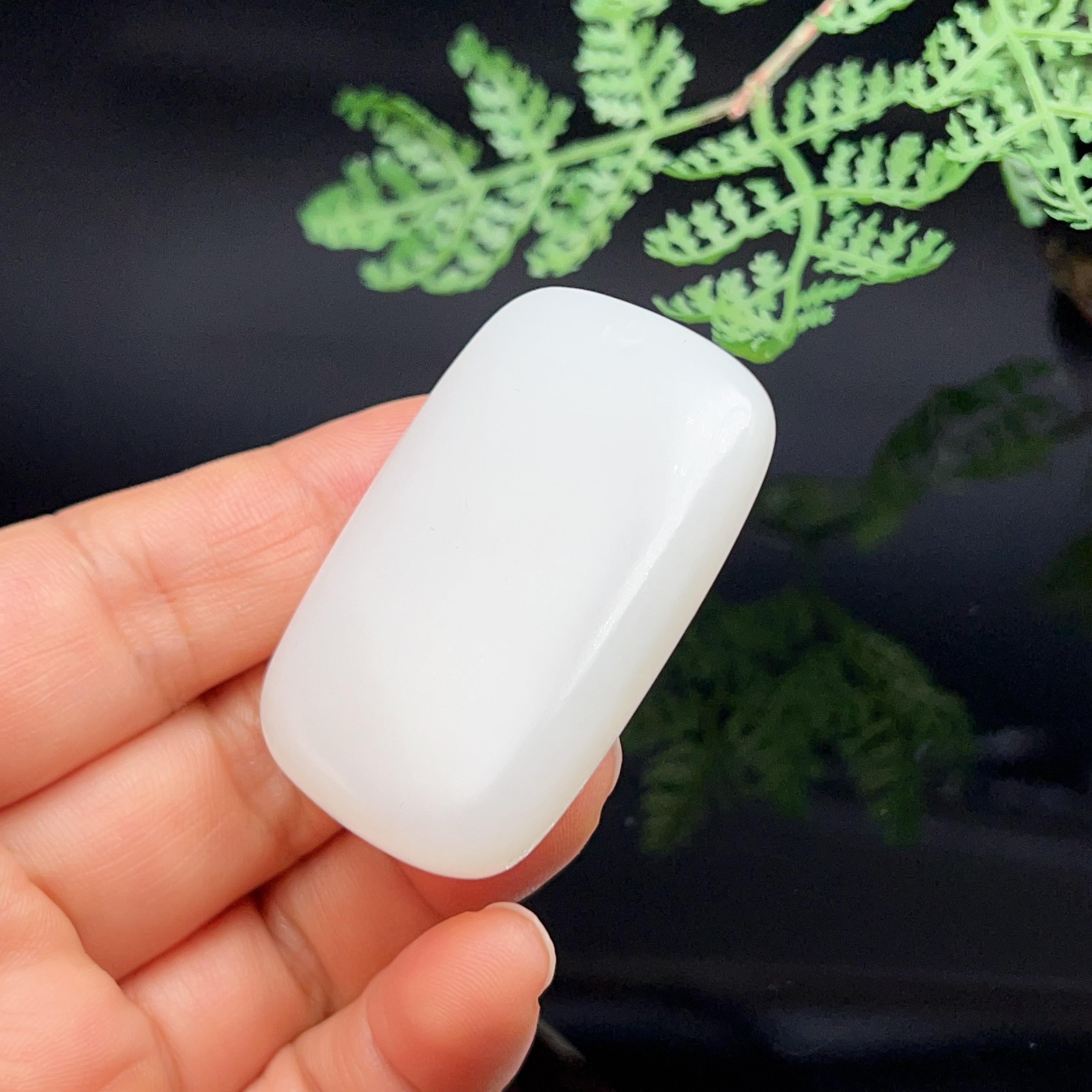 和田玉羊脂白玉莲花无事牌（31.5g）