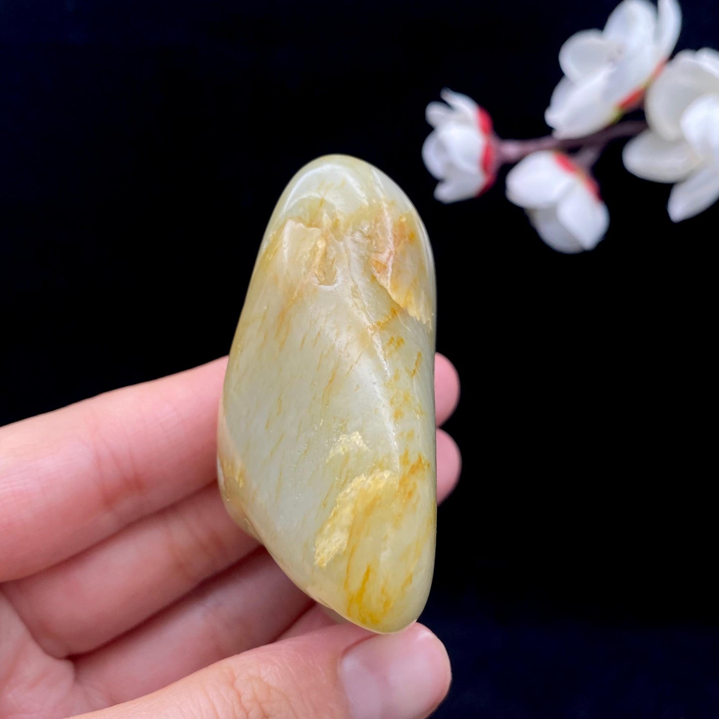 和田玉洒金皮籽料原石（111g）