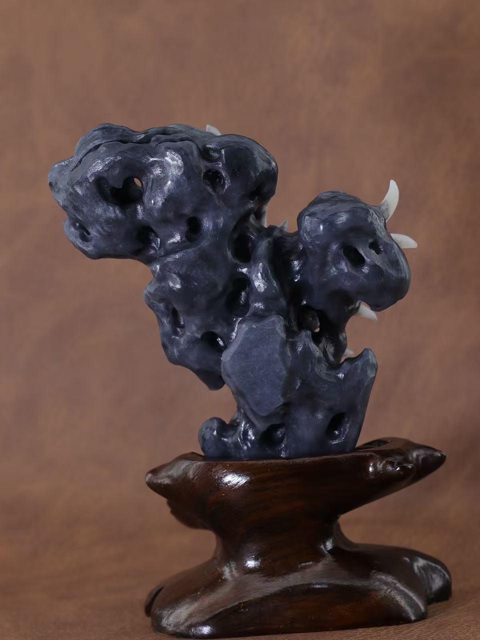 和田玉籽料青花兰花摆件（459g）