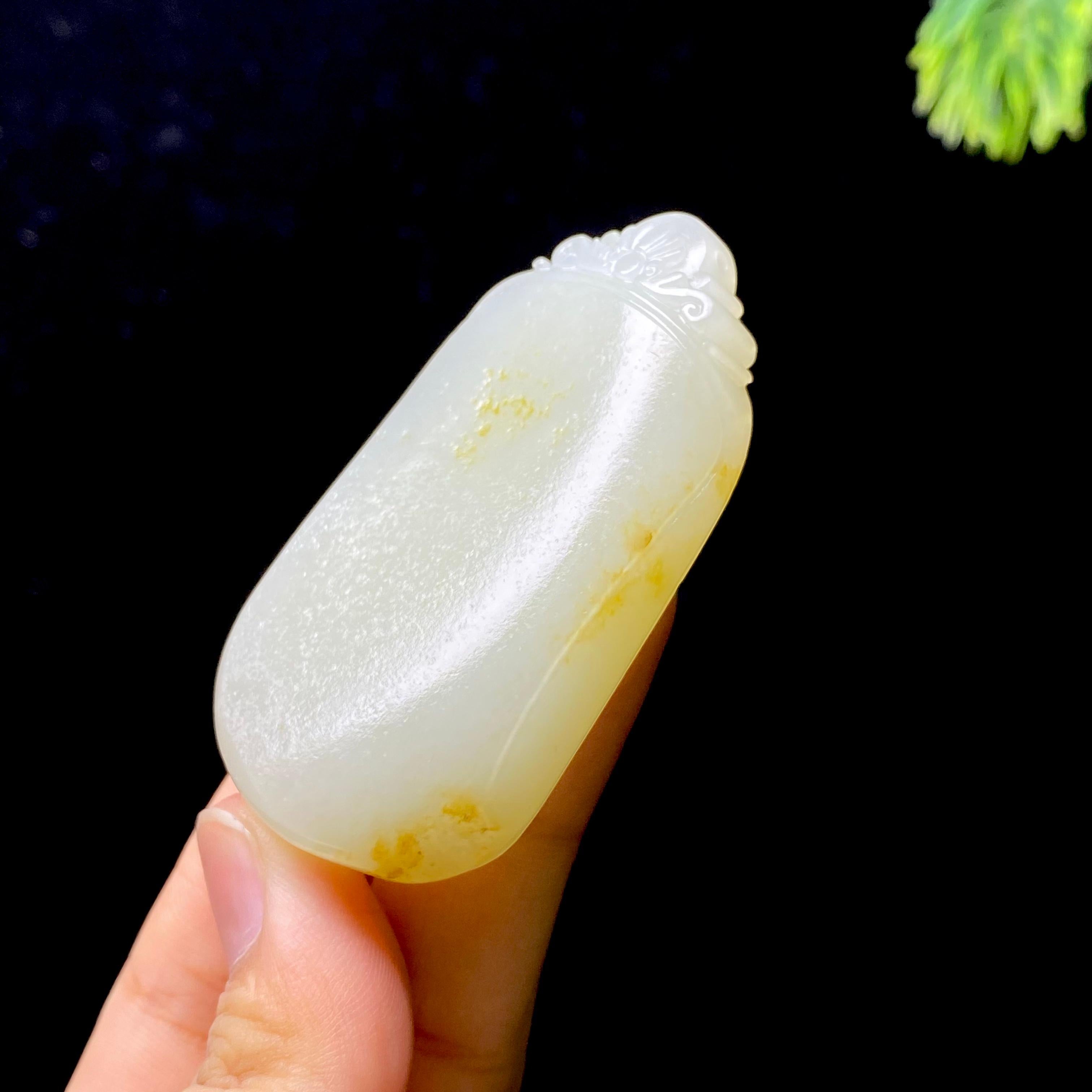 和田玉籽料无事牌（48.9g）