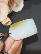 和田玉新疆且末料糖白无事牌（41.6g）