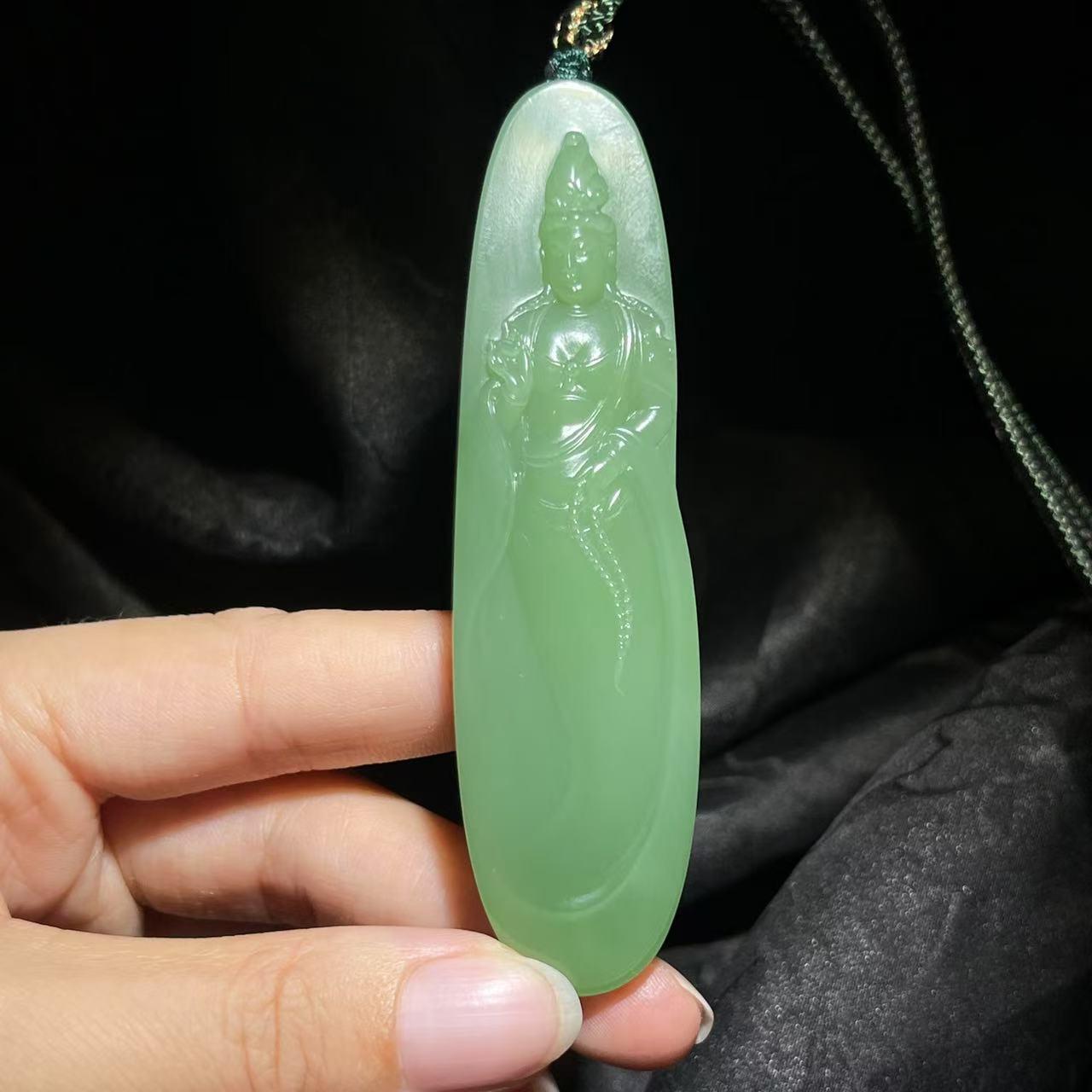 和田玉碧玉粉绿观音（39.5g）