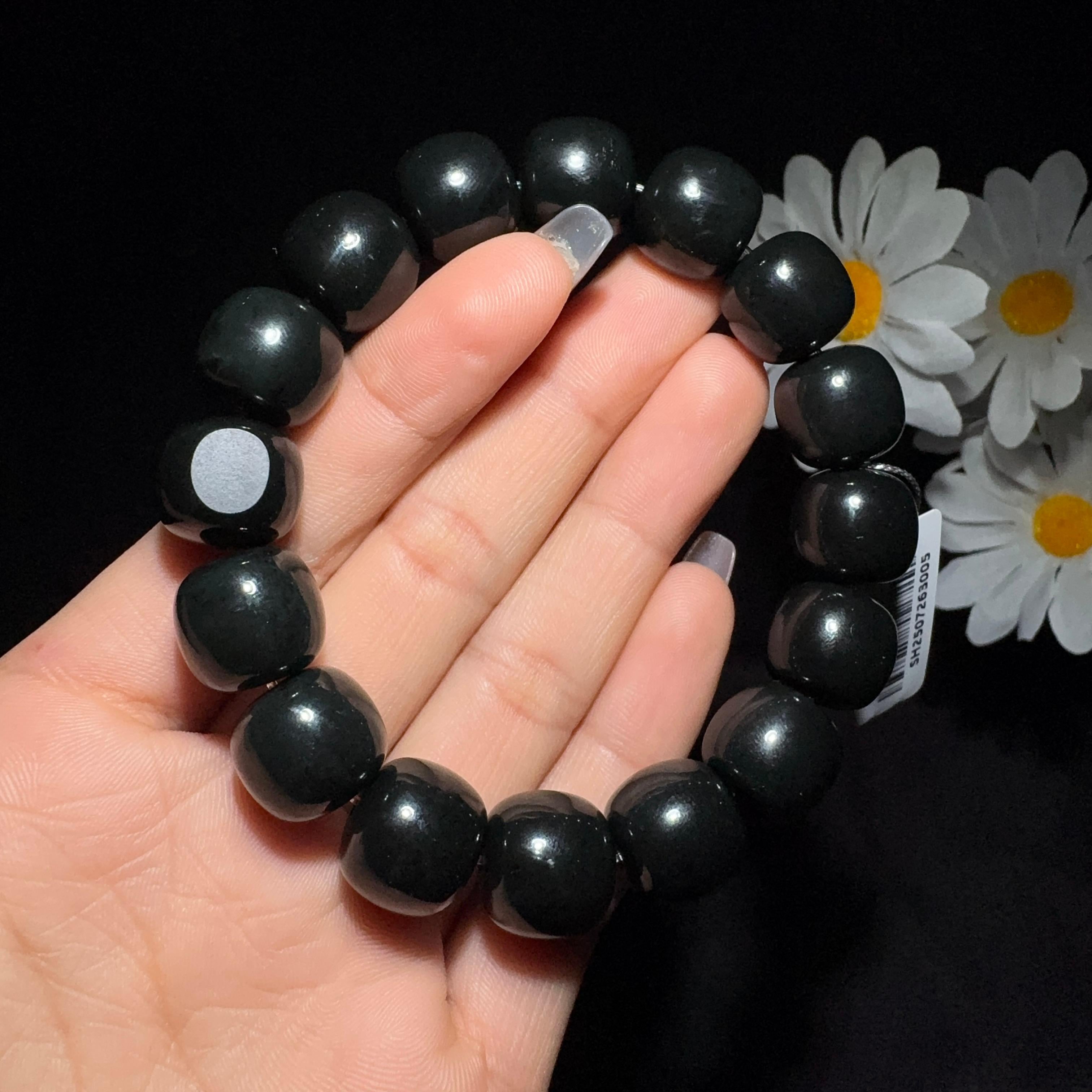 和田玉籽料黑青老型珠手串（75.7g）