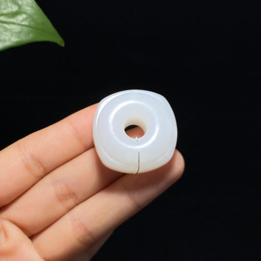 精品和田玉天圆地方平安扣（22.0g）