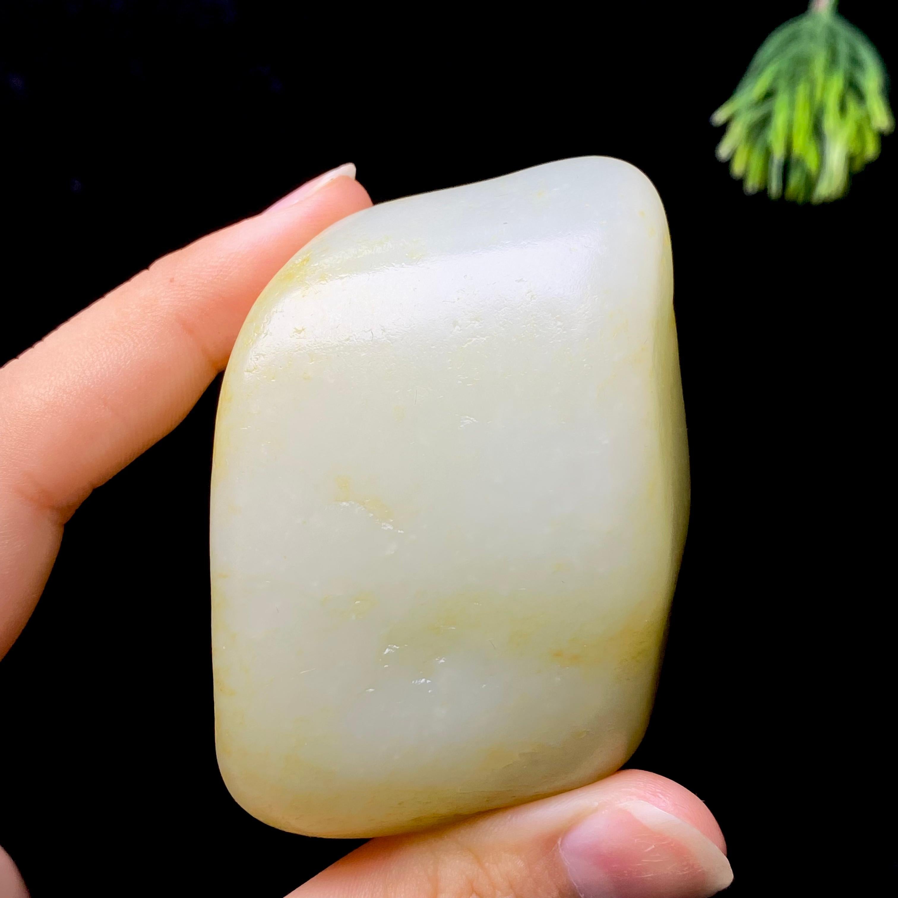 和田玉洒金皮籽料手把件（155.52g）