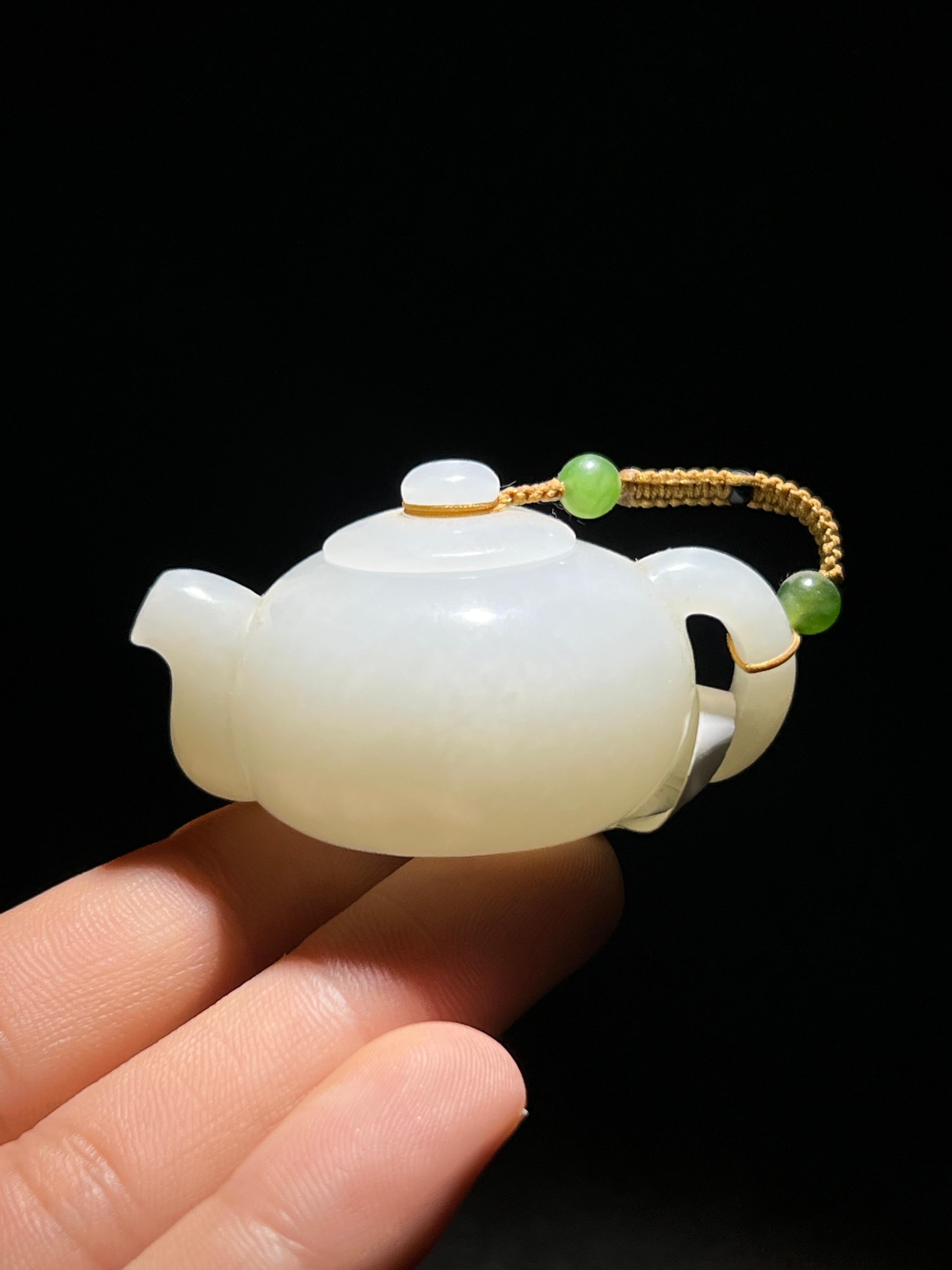 和田玉白玉籽料茶壶吊坠（47.1g）