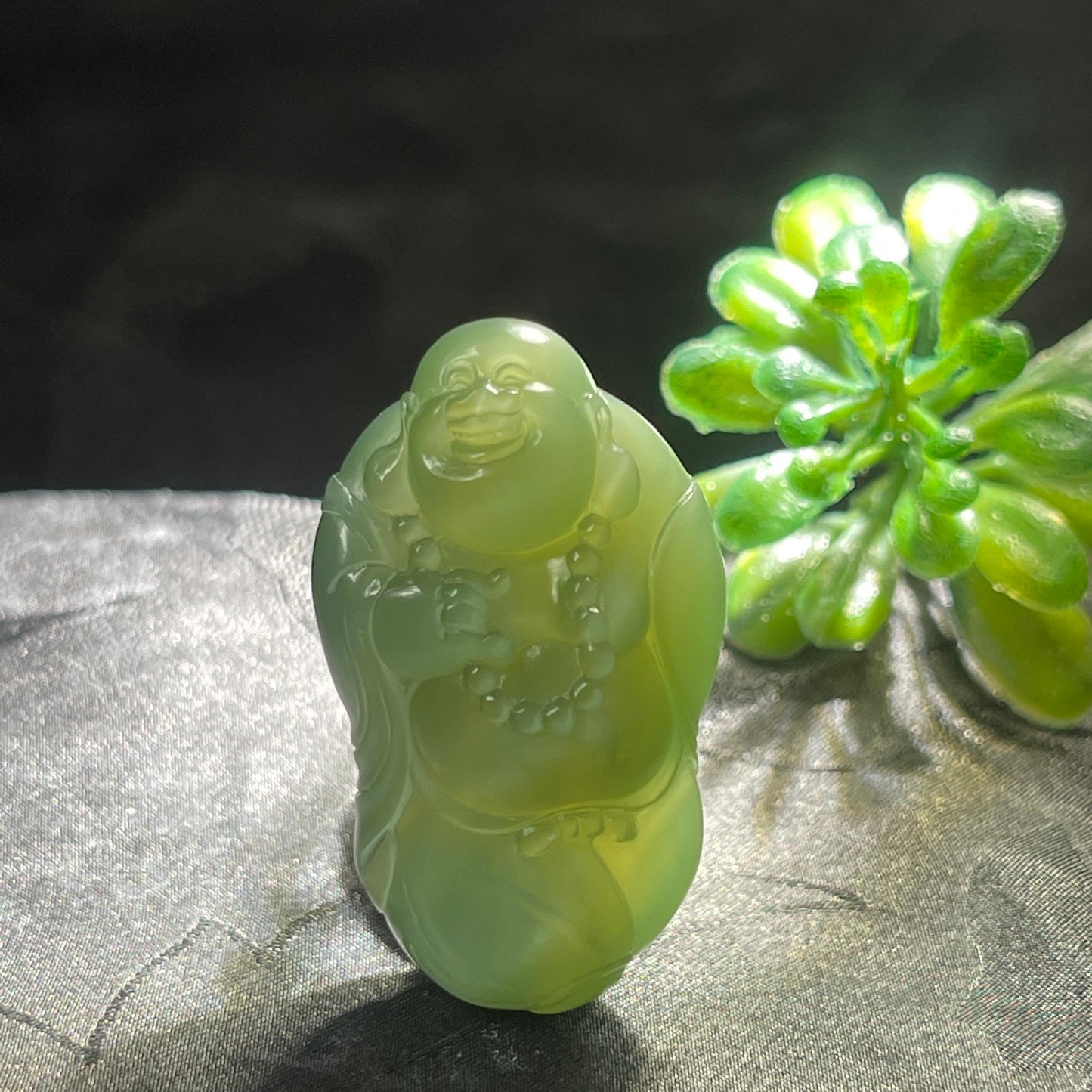 和田玉碧玉粉青猫眼佛公（15.3g）