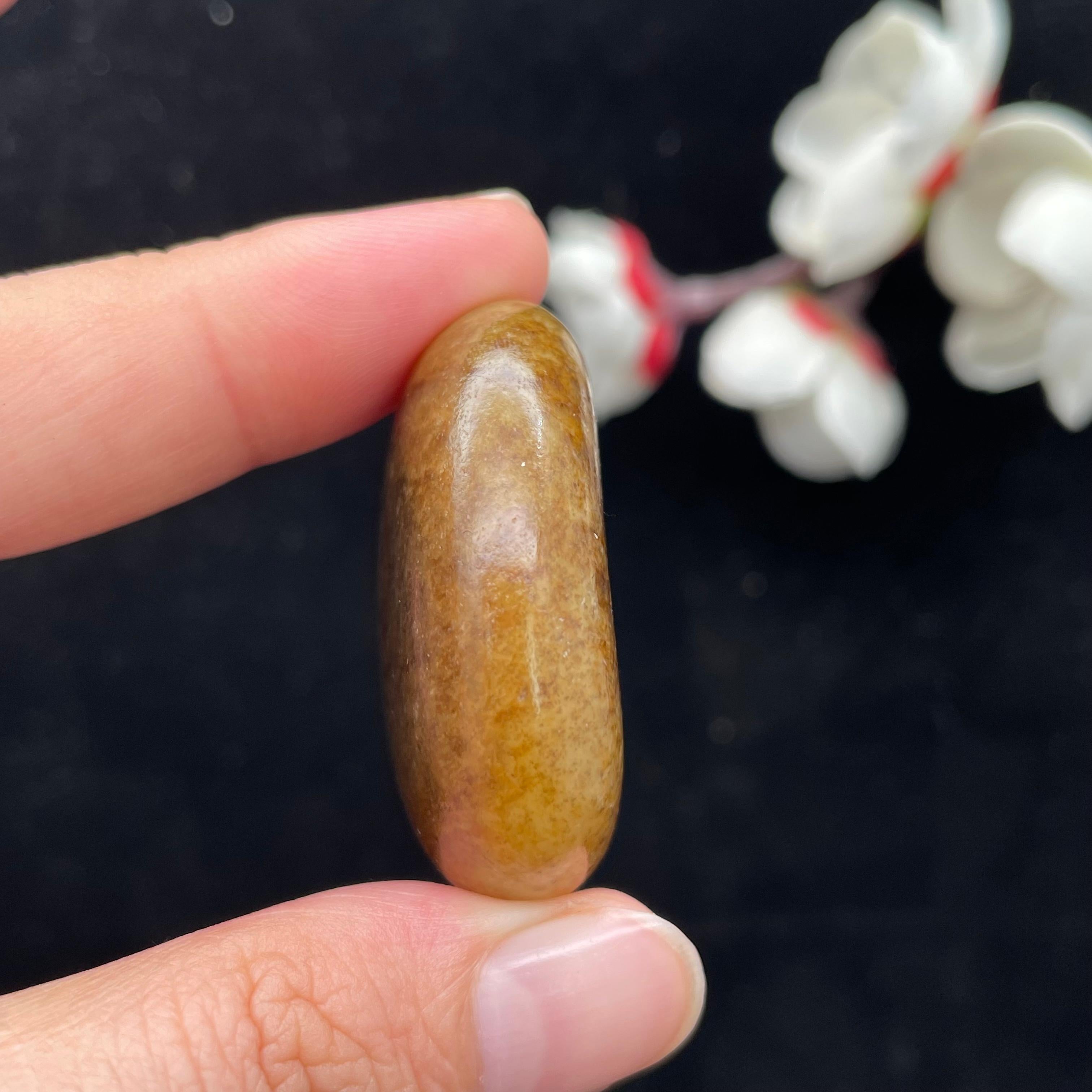 和田玉秋梨皮籽料挂件（24.6g）