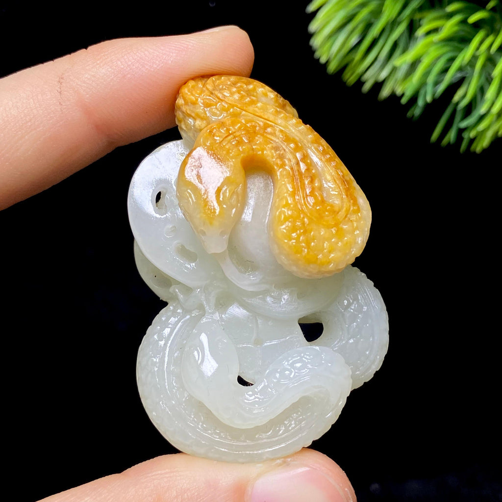 和田玉籽料灵蛇献瑞（38.0g）