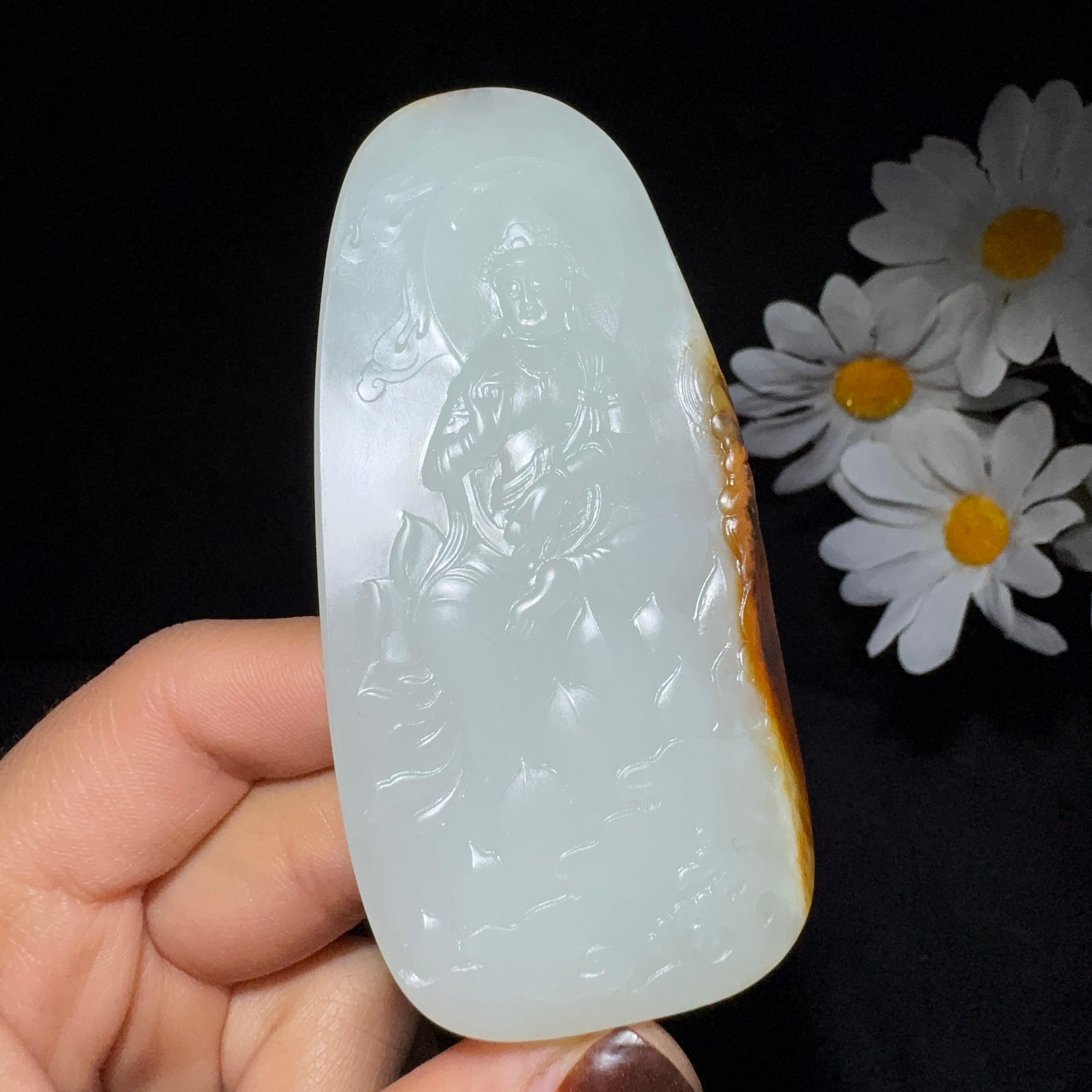 和田玉籽料莲花观音（89.6g）