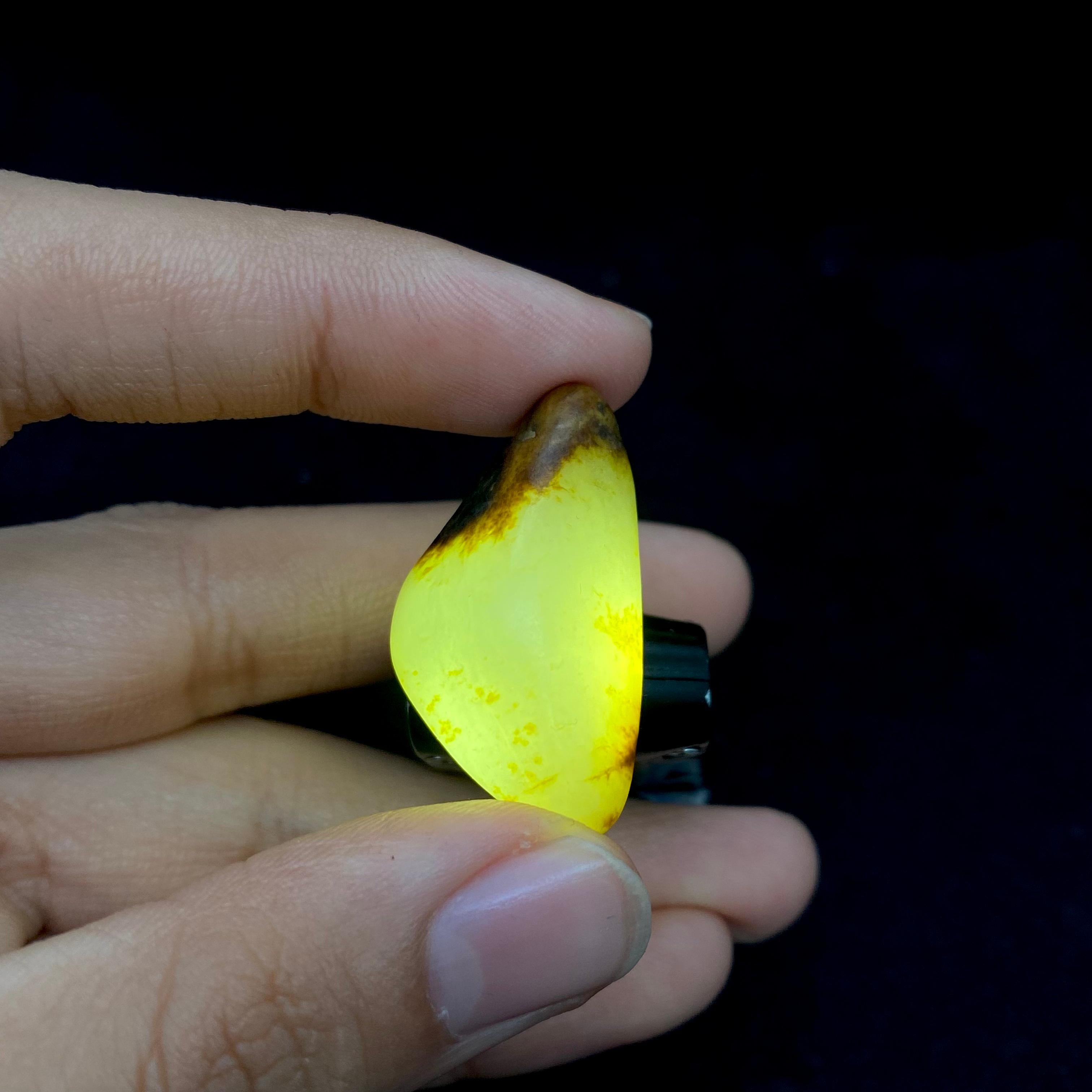 【超值推荐】和田玉聚黄皮籽料吊坠籽（11.4g）