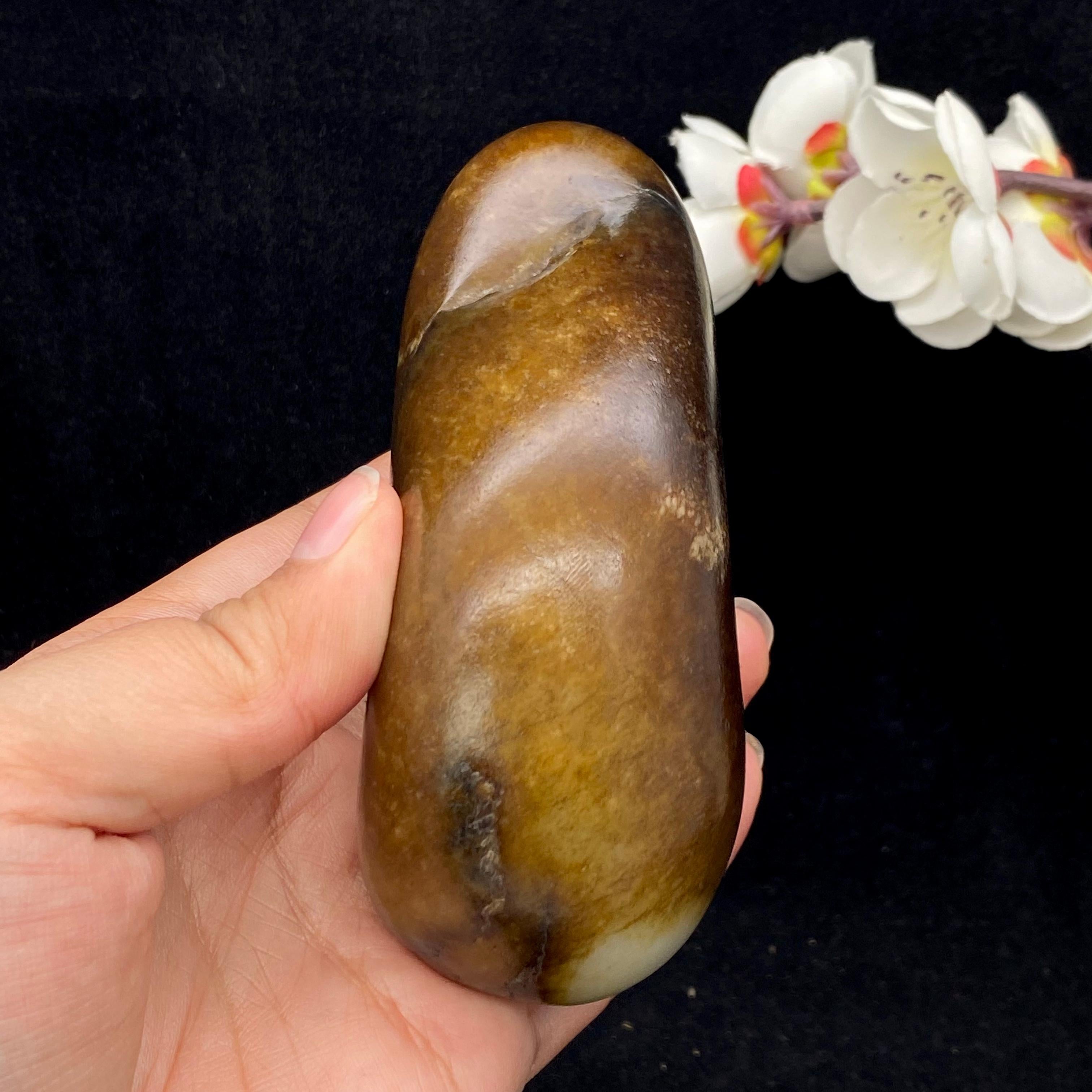 和田玉秋梨皮籽料摆件（505.5g）