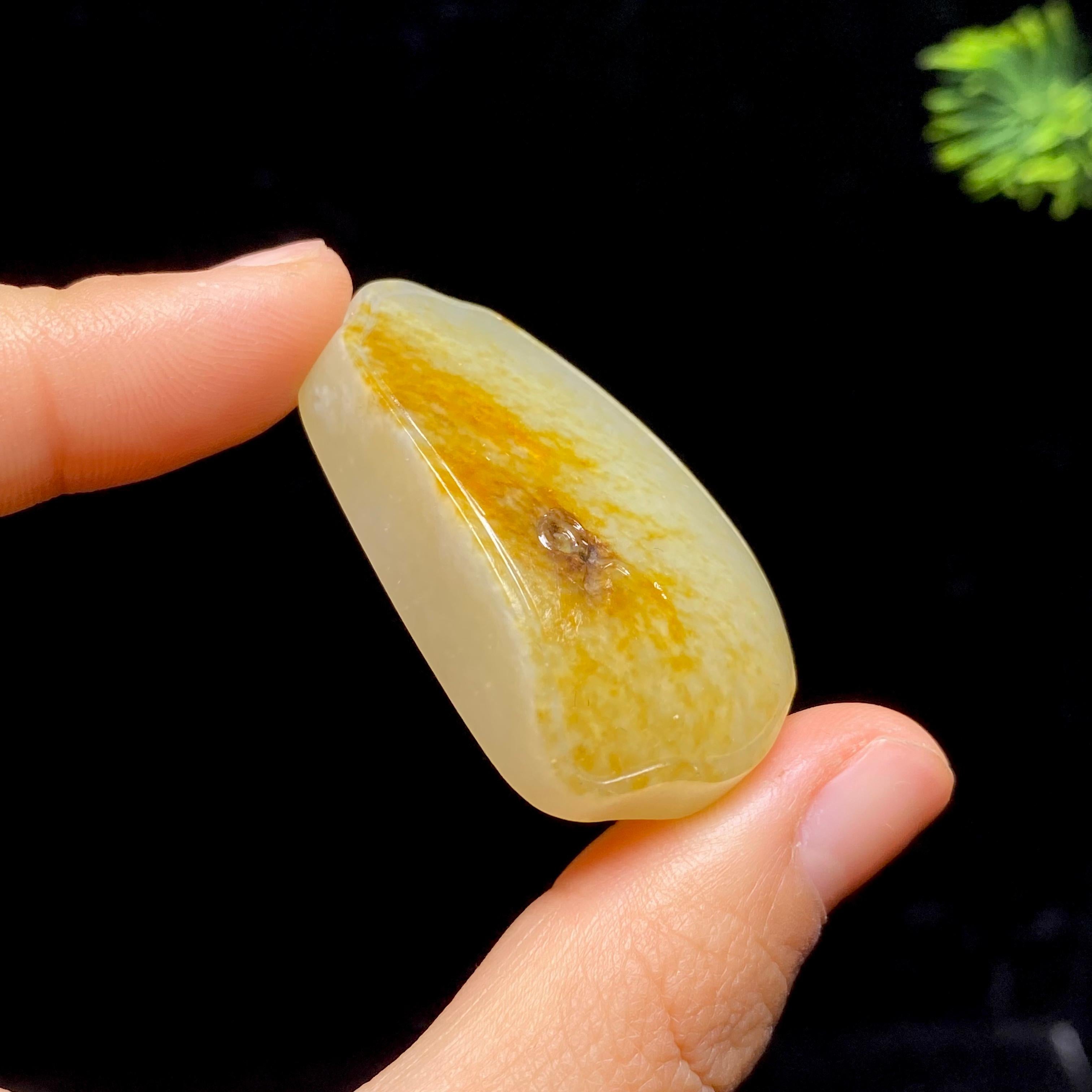 和田玉籽料无事牌（25.6g）