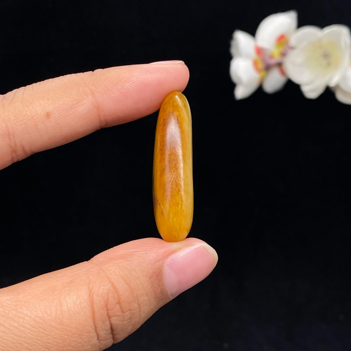 和田玉黄沁皮籽料（14.8g）
