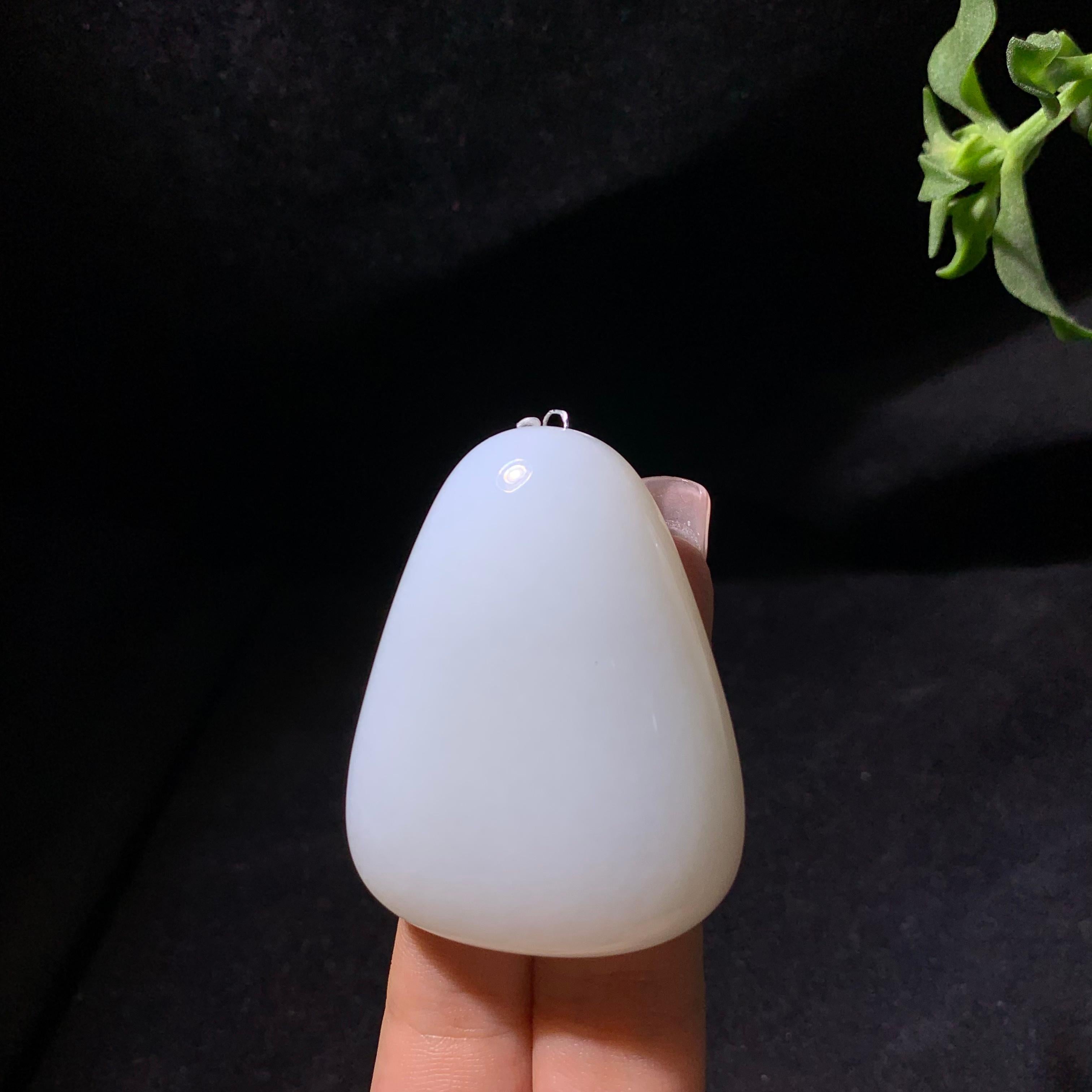和田山料羊脂白玉无事牌（49.0g）