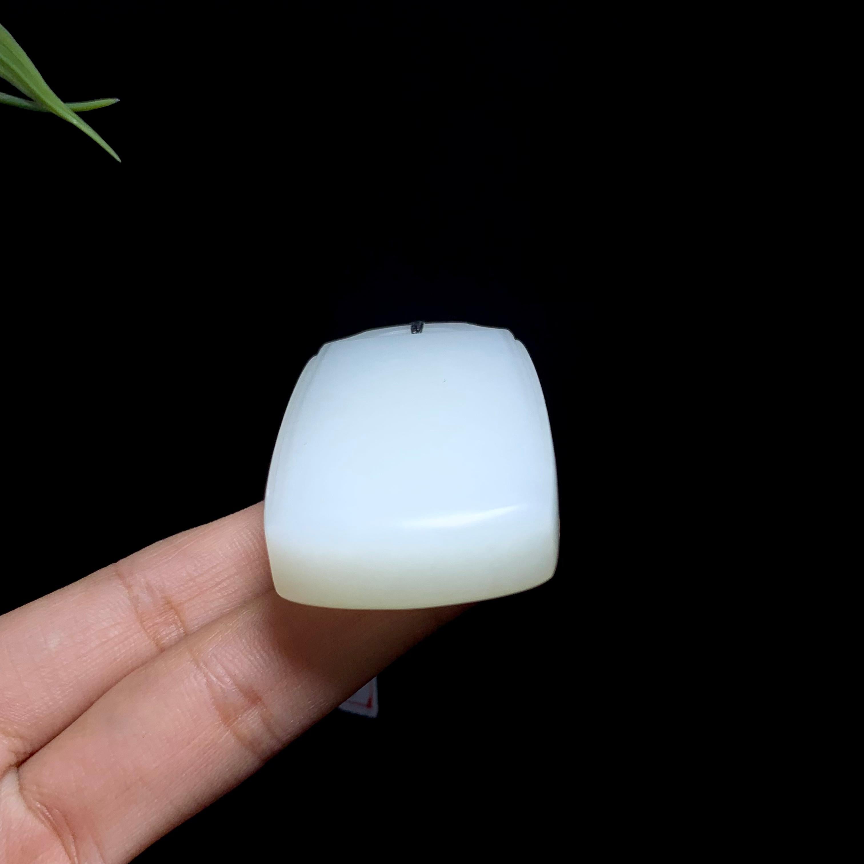 和田山料白玉无事牌（65.6g）