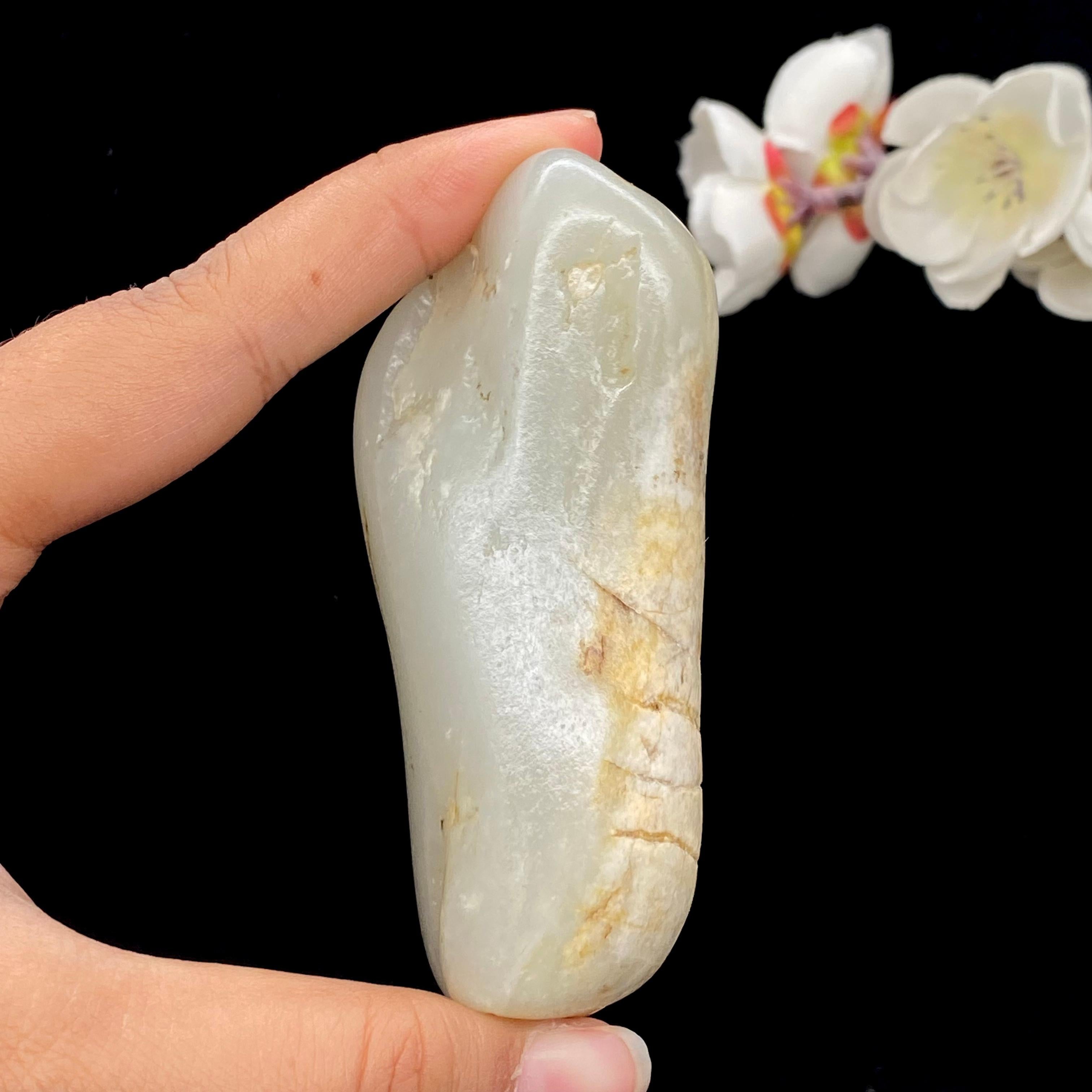 和田玉白玉籽料手把件（189g）