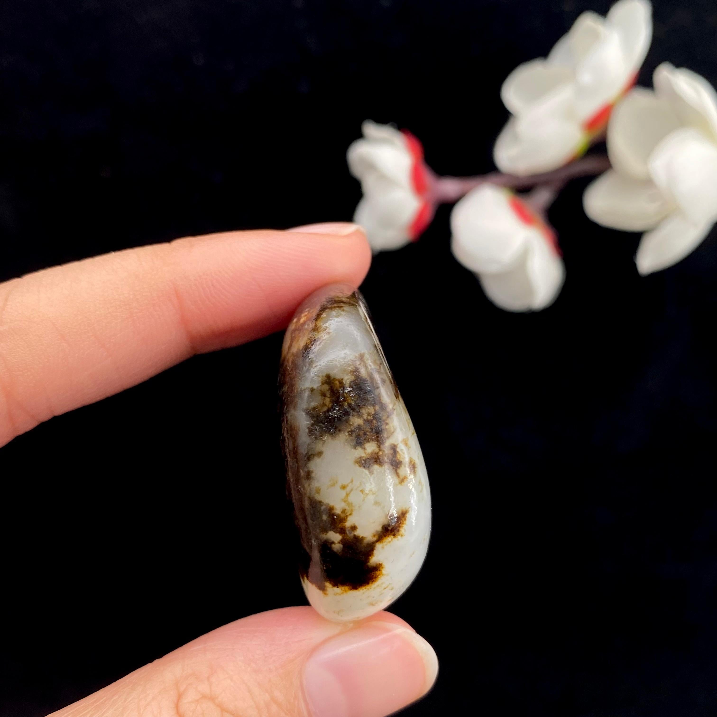 和田玉秋梨皮籽料原石（26.8g）