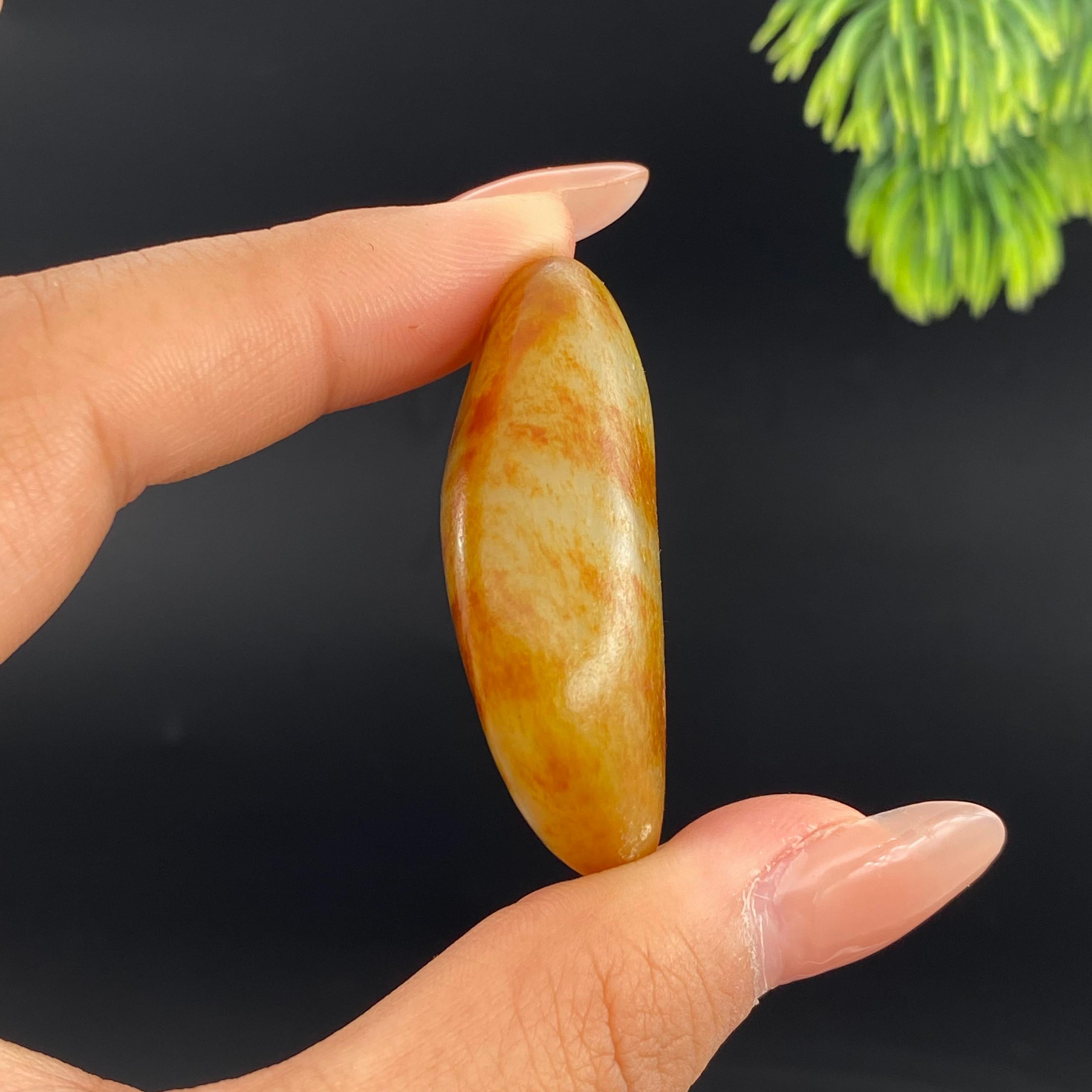 和田玉红皮籽料（29.66g）