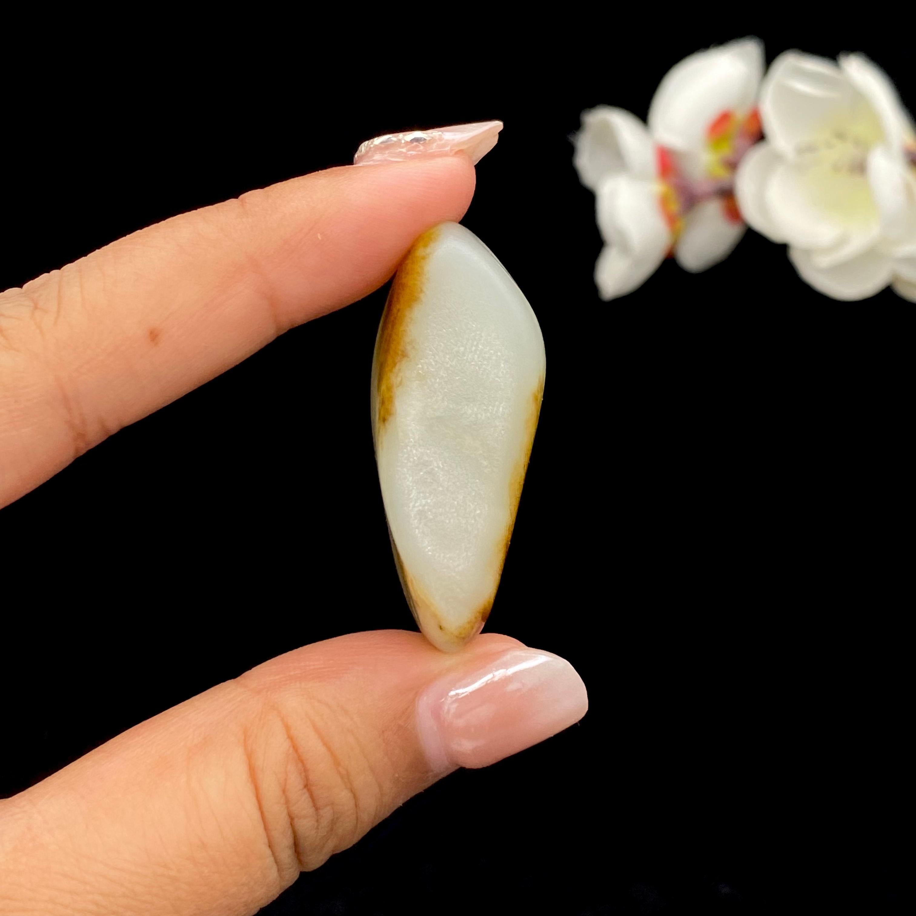和田玉秋梨黄皮籽料挂件（26.8g）