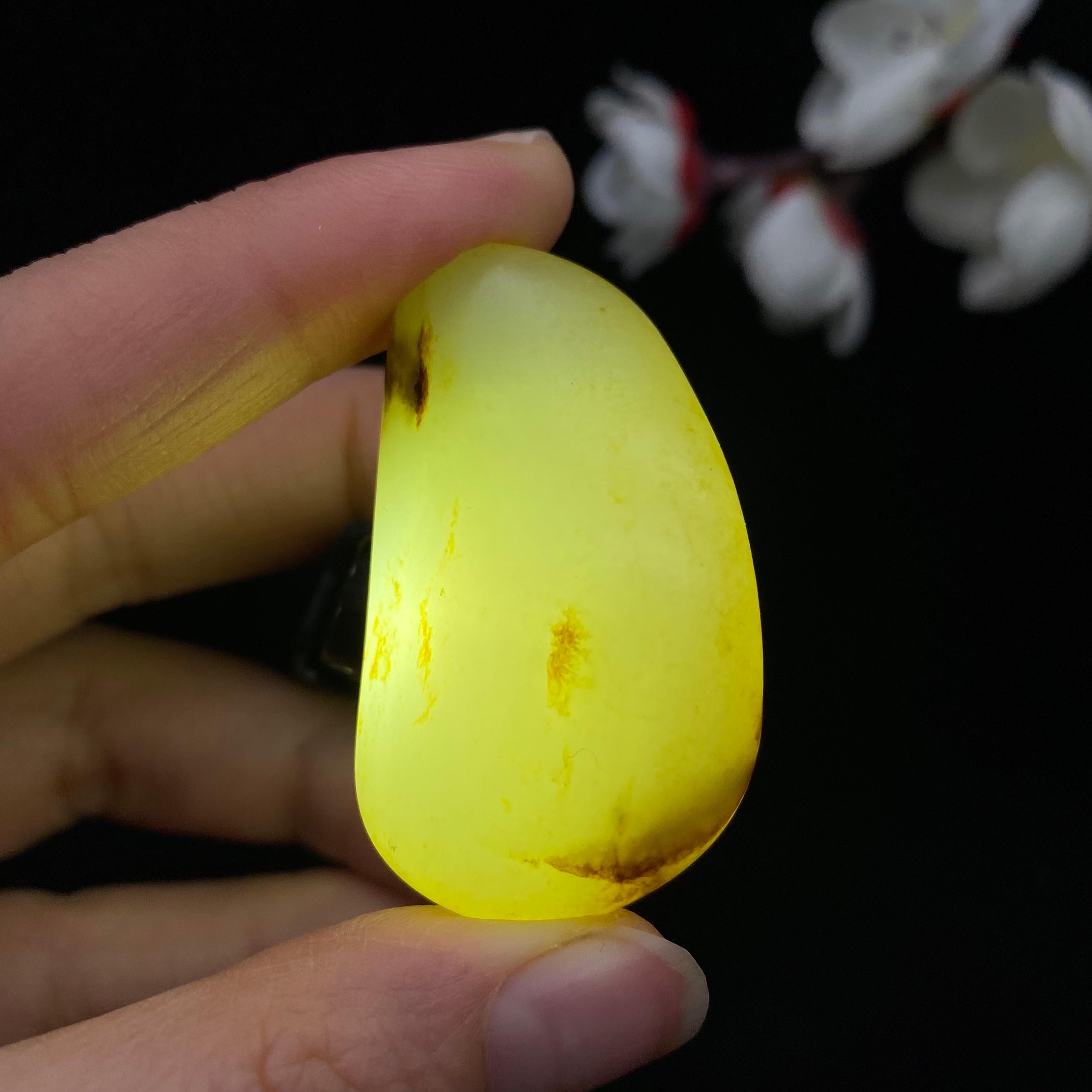 和田玉洒金皮籽料原石（32.1g）