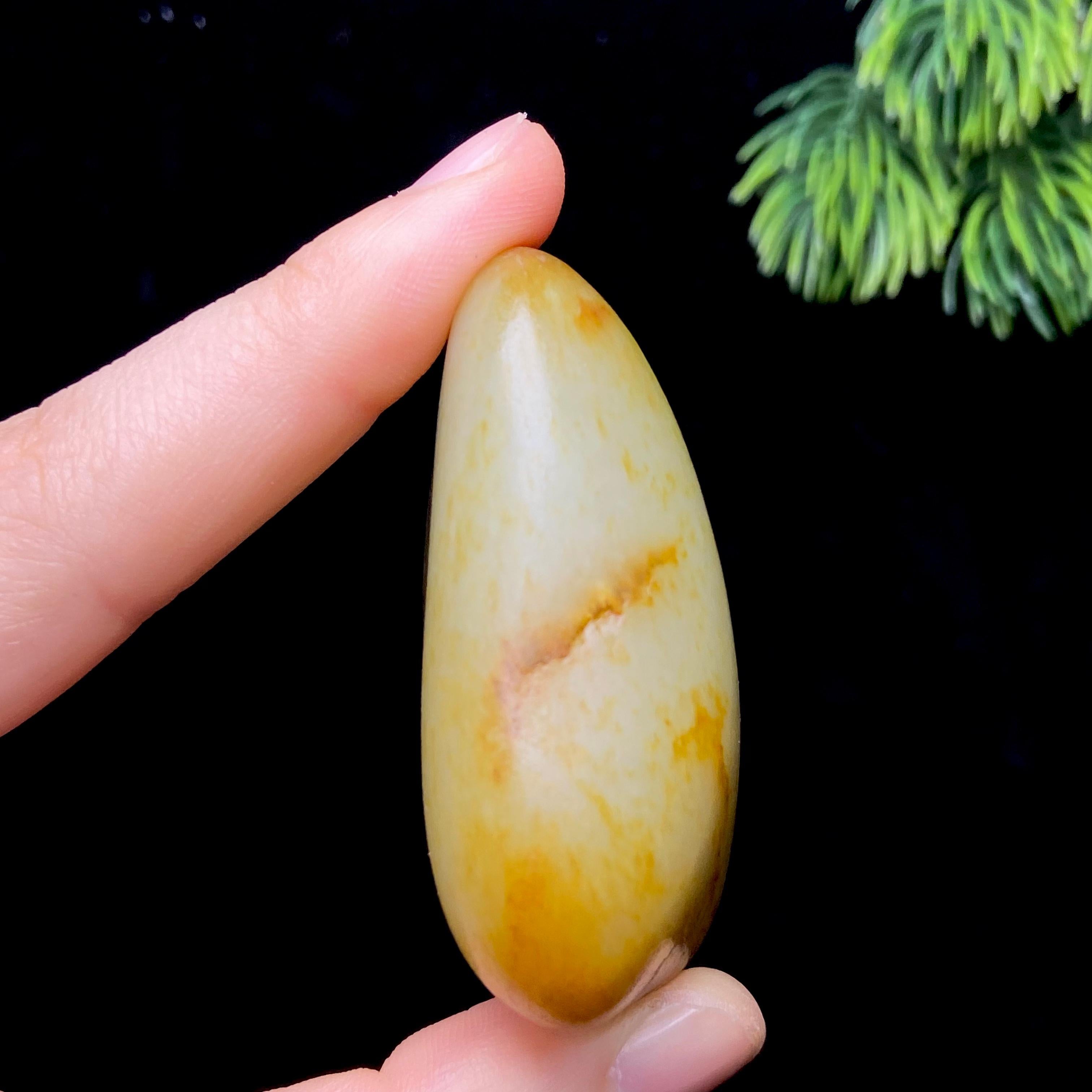 和田玉洒金皮籽料把件（106.9g）