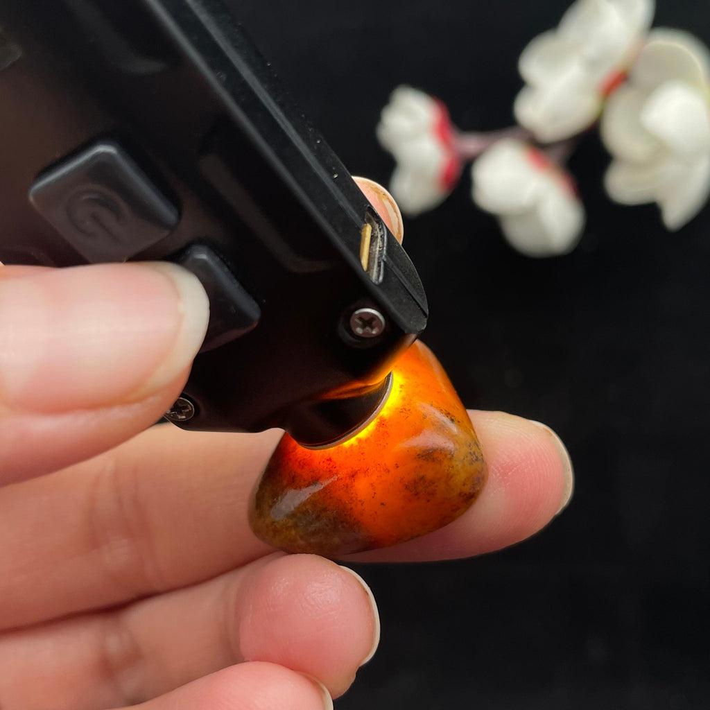 和田玉黄沁皮籽料（9.6g）