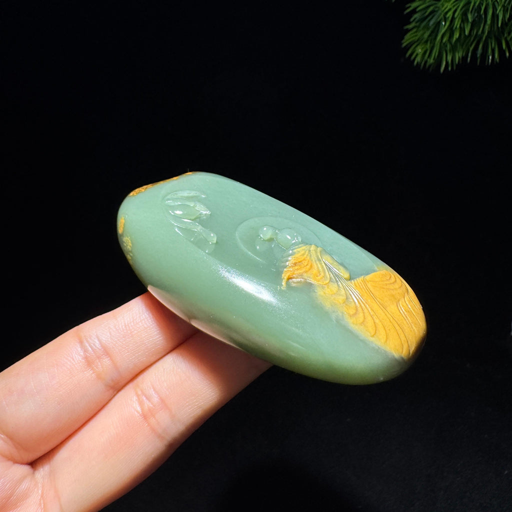 和田玉籽料沙枣青无相佛（110.0g）