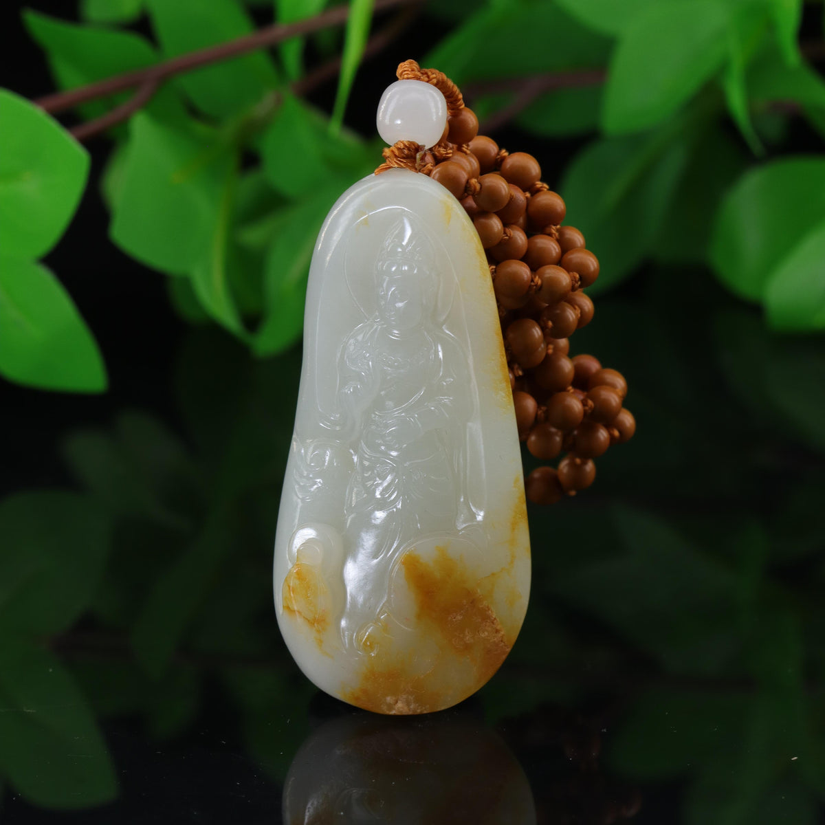 和田玉洒金皮籽料观音挂坠（50.8g）