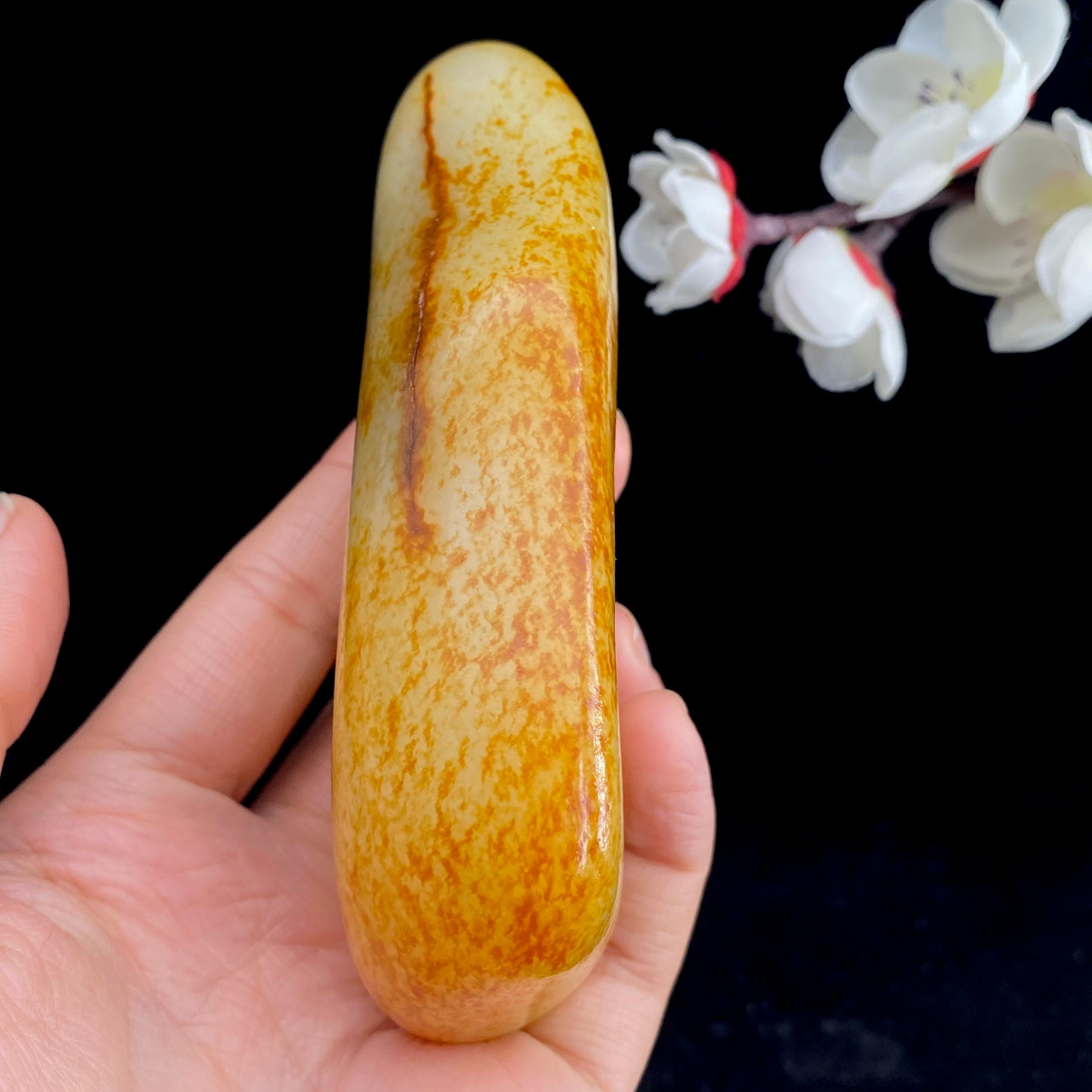 和田玉洒红皮籽料原石（309.6g）