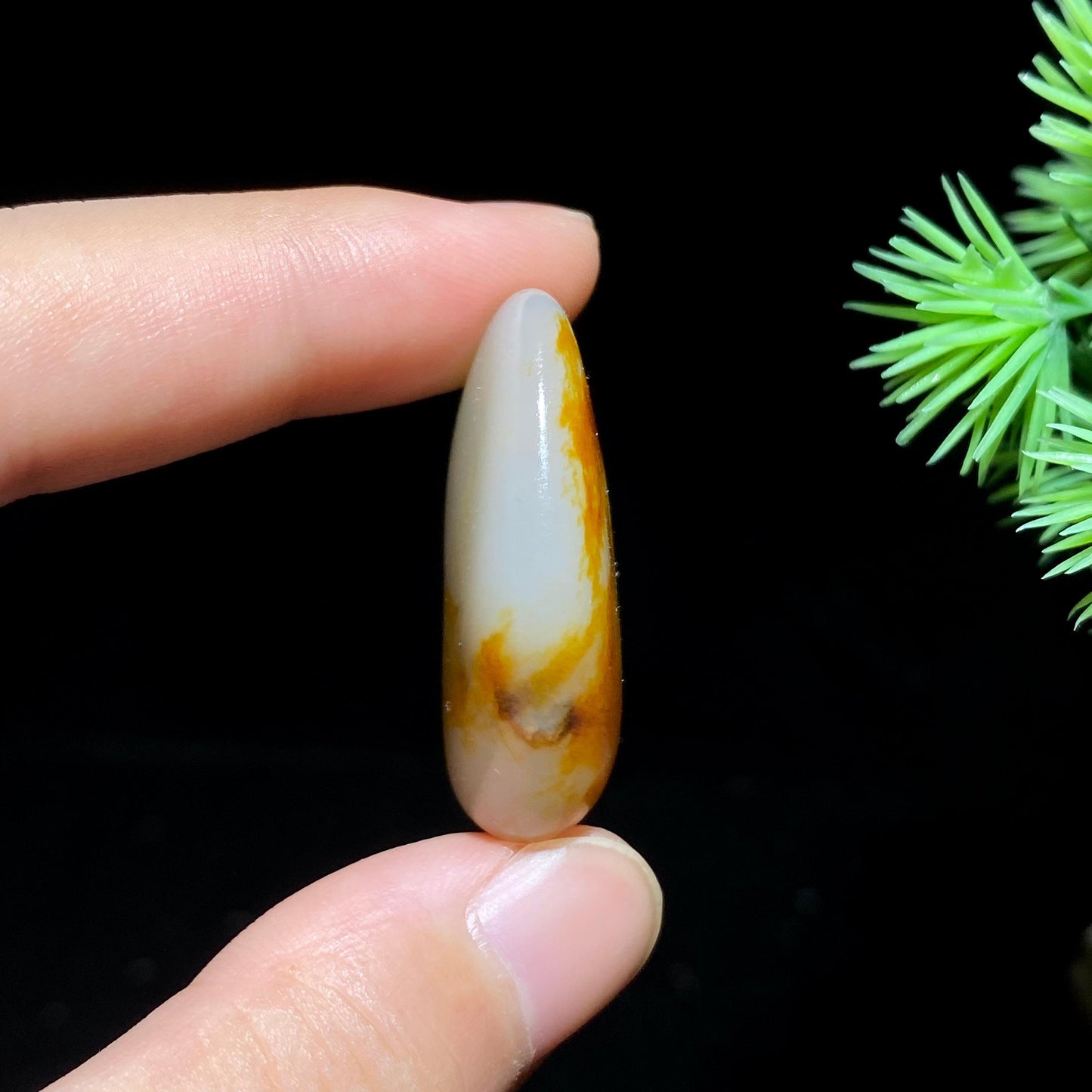 和田玉红皮籽料原石（10.9g）