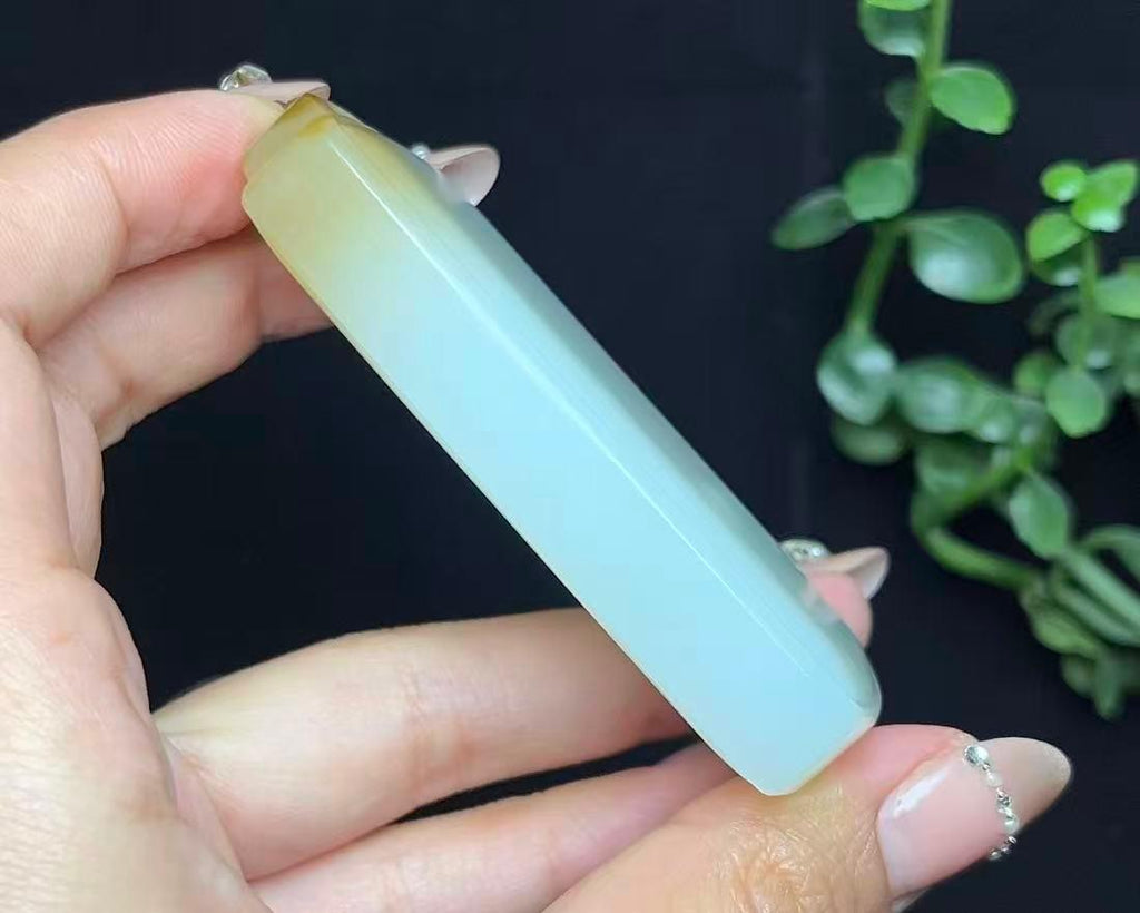 和田玉且末料羊脂玉平安无事牌（98.8g）