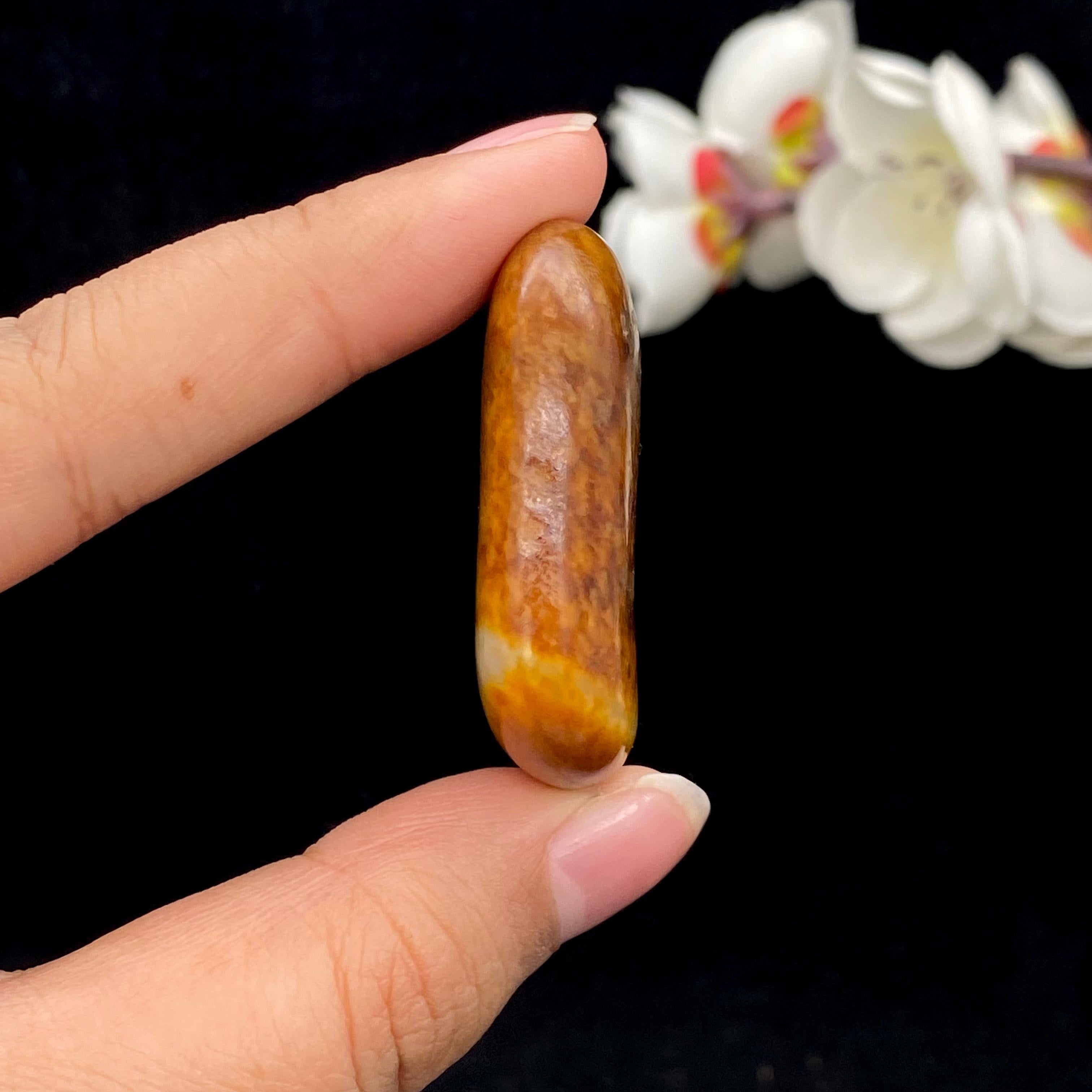和田玉黄沁皮籽料挂件（35.7g）