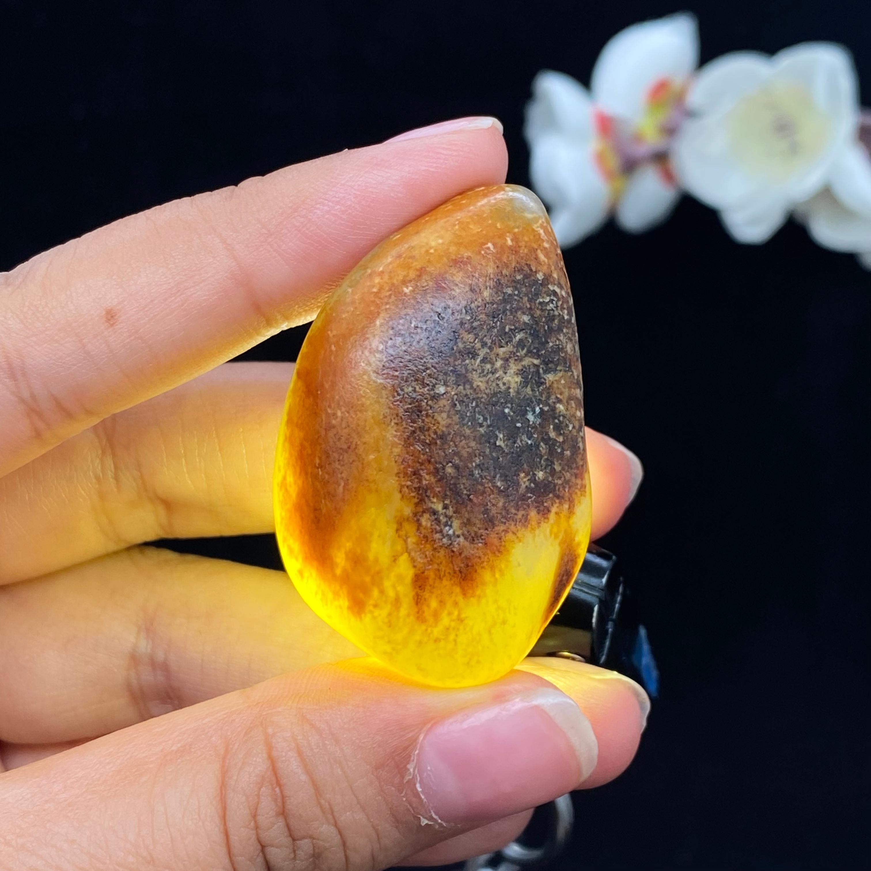 【超值推荐】和田玉聚黄皮籽料挂件（34.3g）