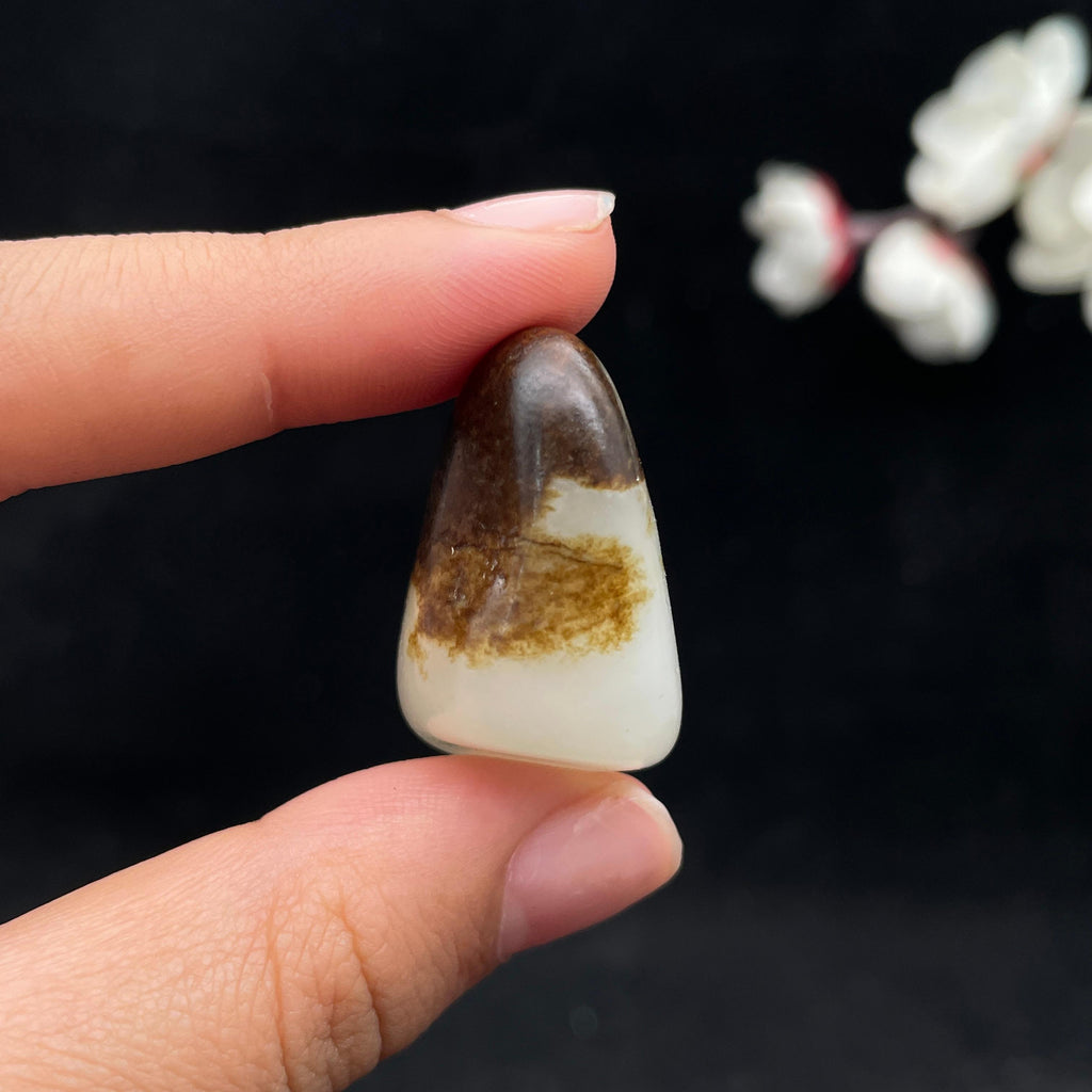 和田玉秋梨皮籽料挂件（18.1g）