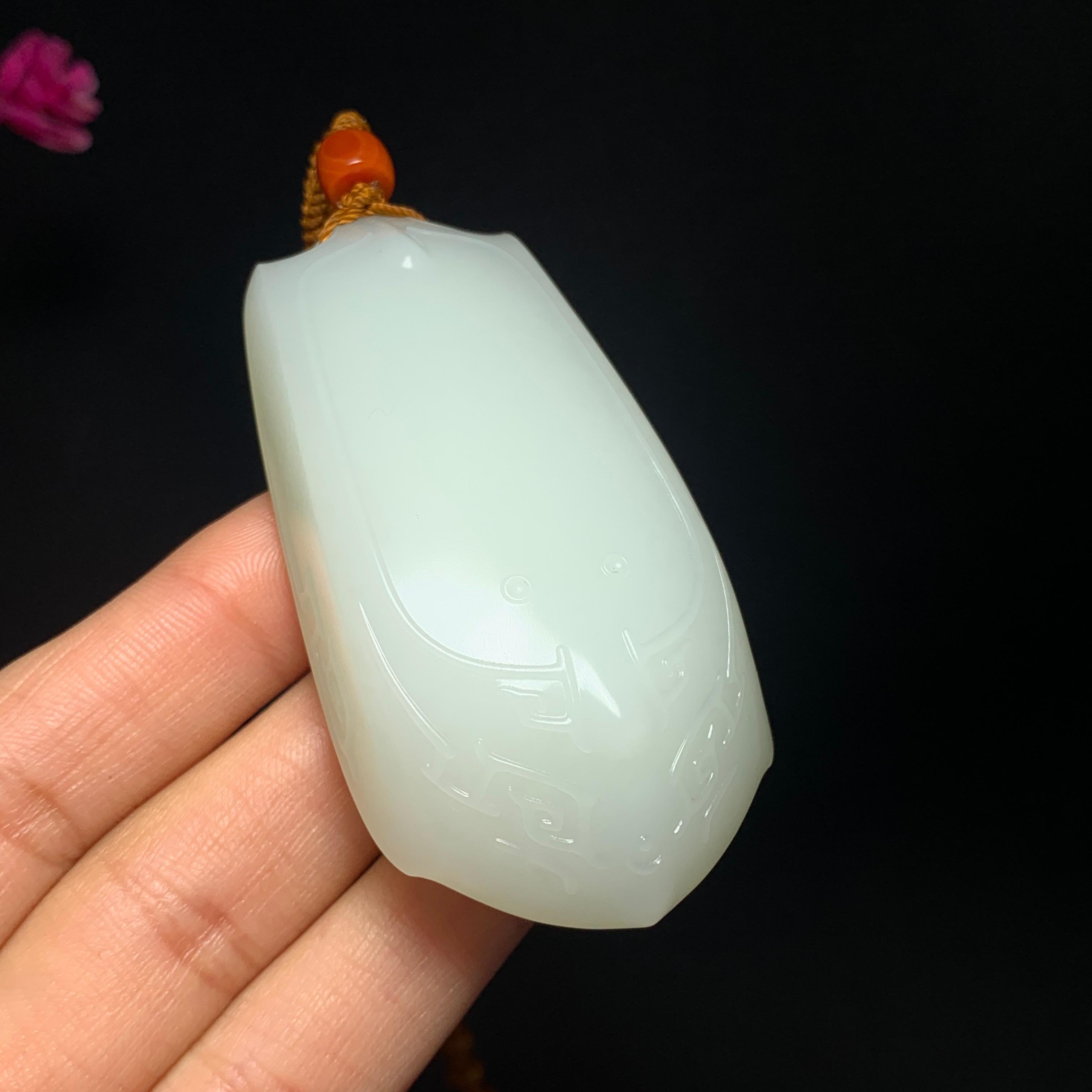 传世之宝和田玉籽料满洒金皮平安无事牌（76.5g）