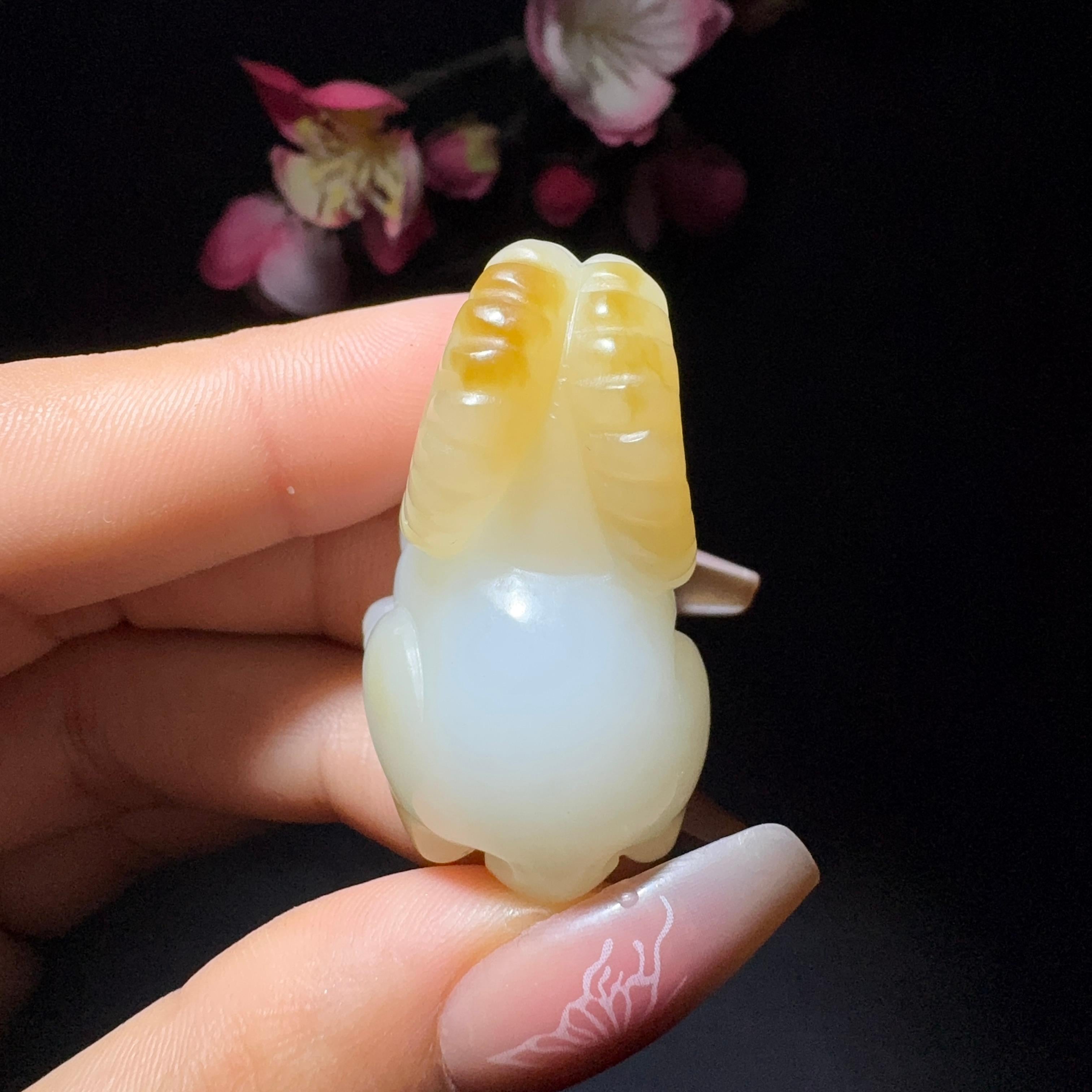 和田玉糖白挂件羊（29.4g）