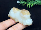 和田玉天地糖白羊脂玉子母貔貅携子上朝（94.9g）