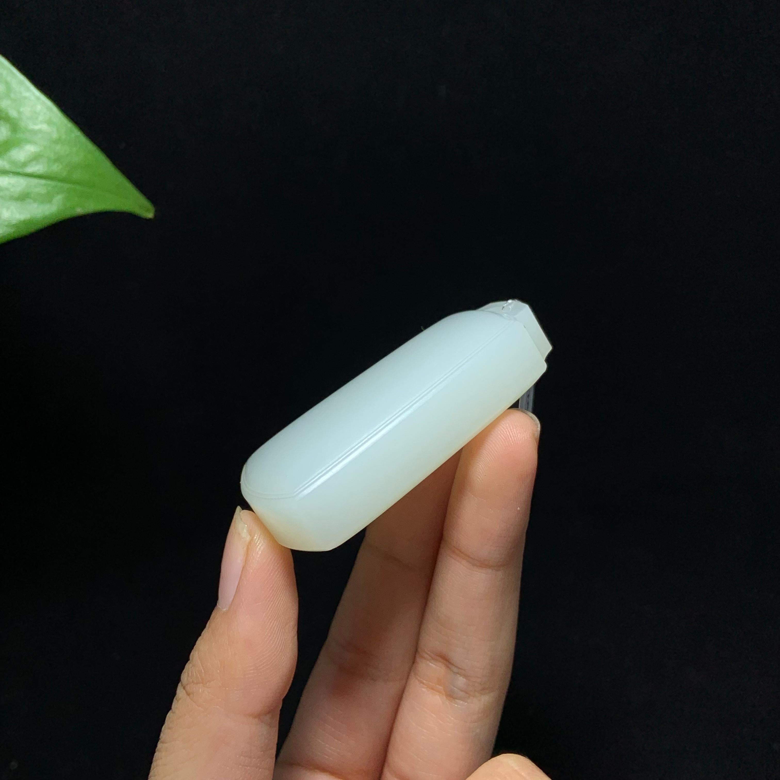 收藏级和田山料羊脂白玉无事牌挂件（52.3g）