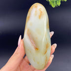和田玉洒金皮籽料把件（358.55g）