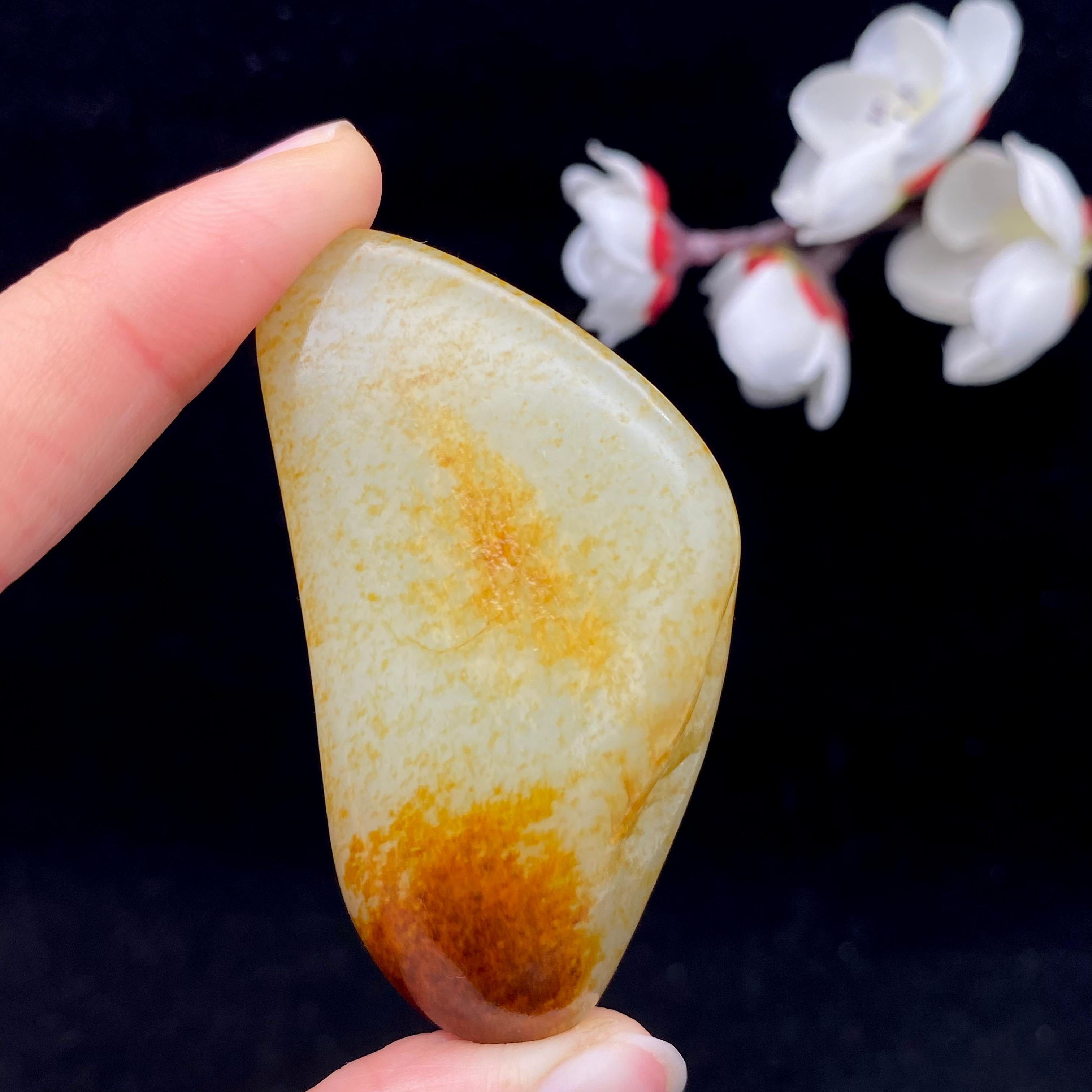 和田玉聚红皮籽料大挂件（51.1g）