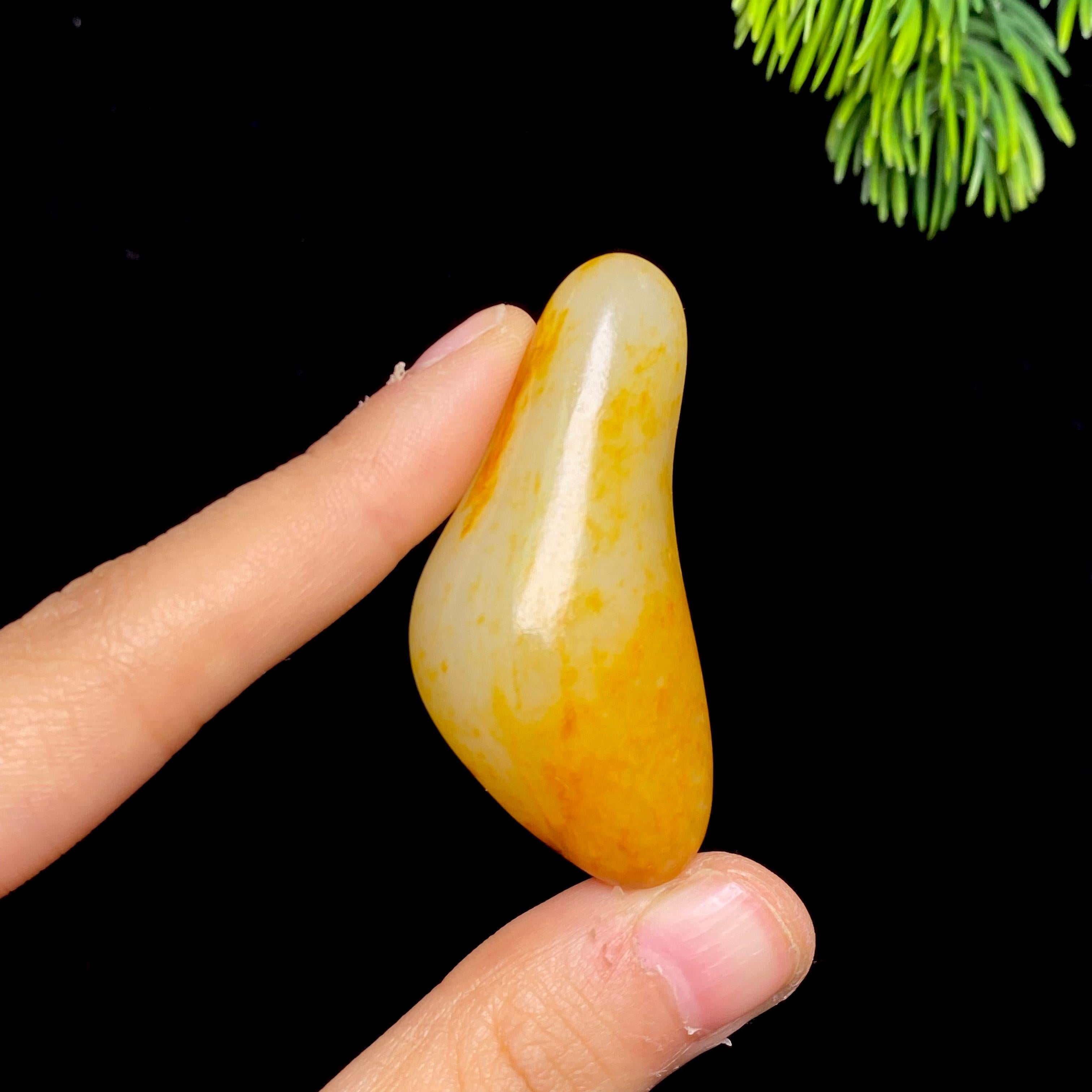 和田玉黄皮籽料（23.7g）