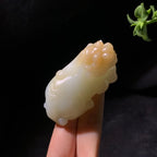 和田山料糖白玉貔貅手把件（115.3g）