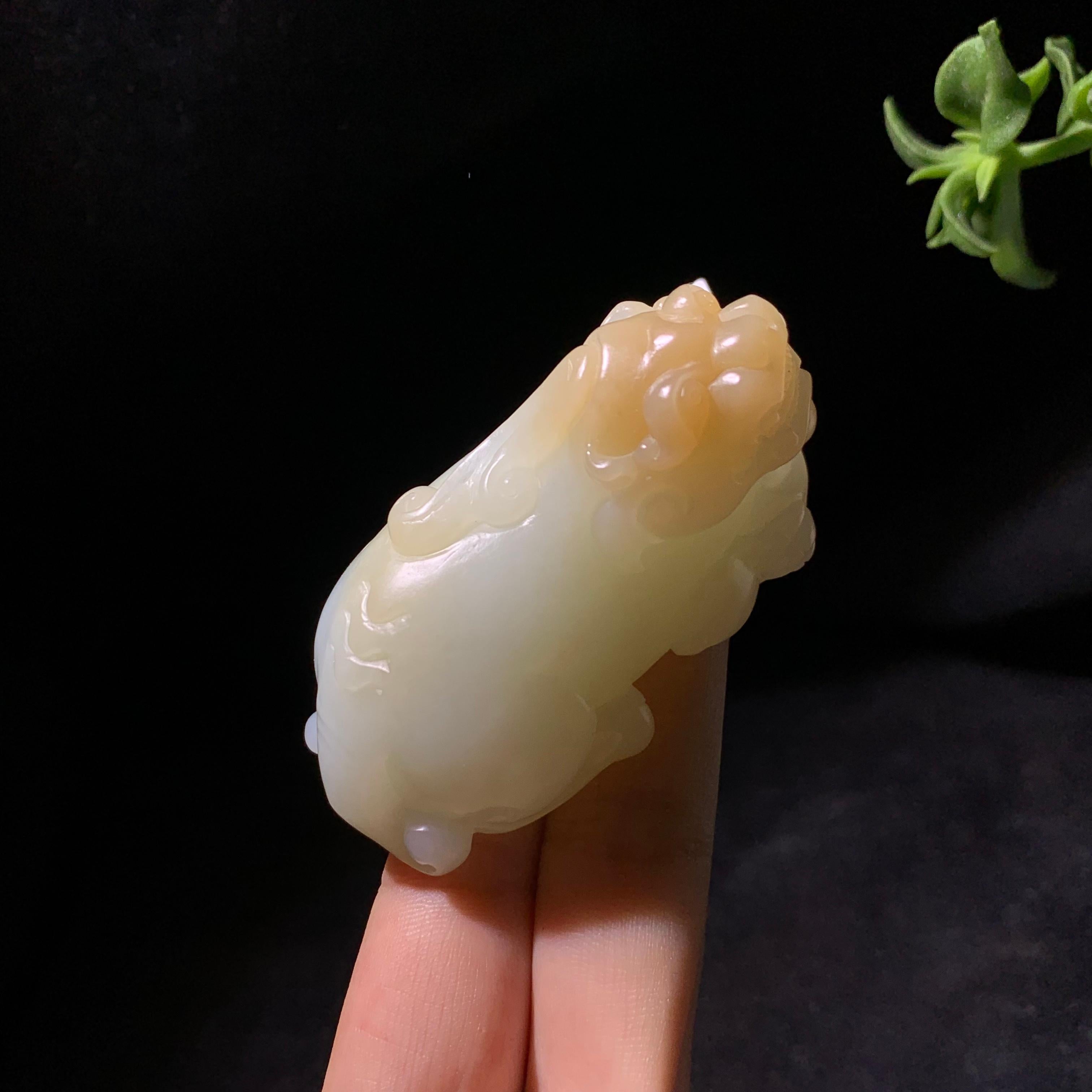 和田山料糖白玉貔貅手把件（115.3g）