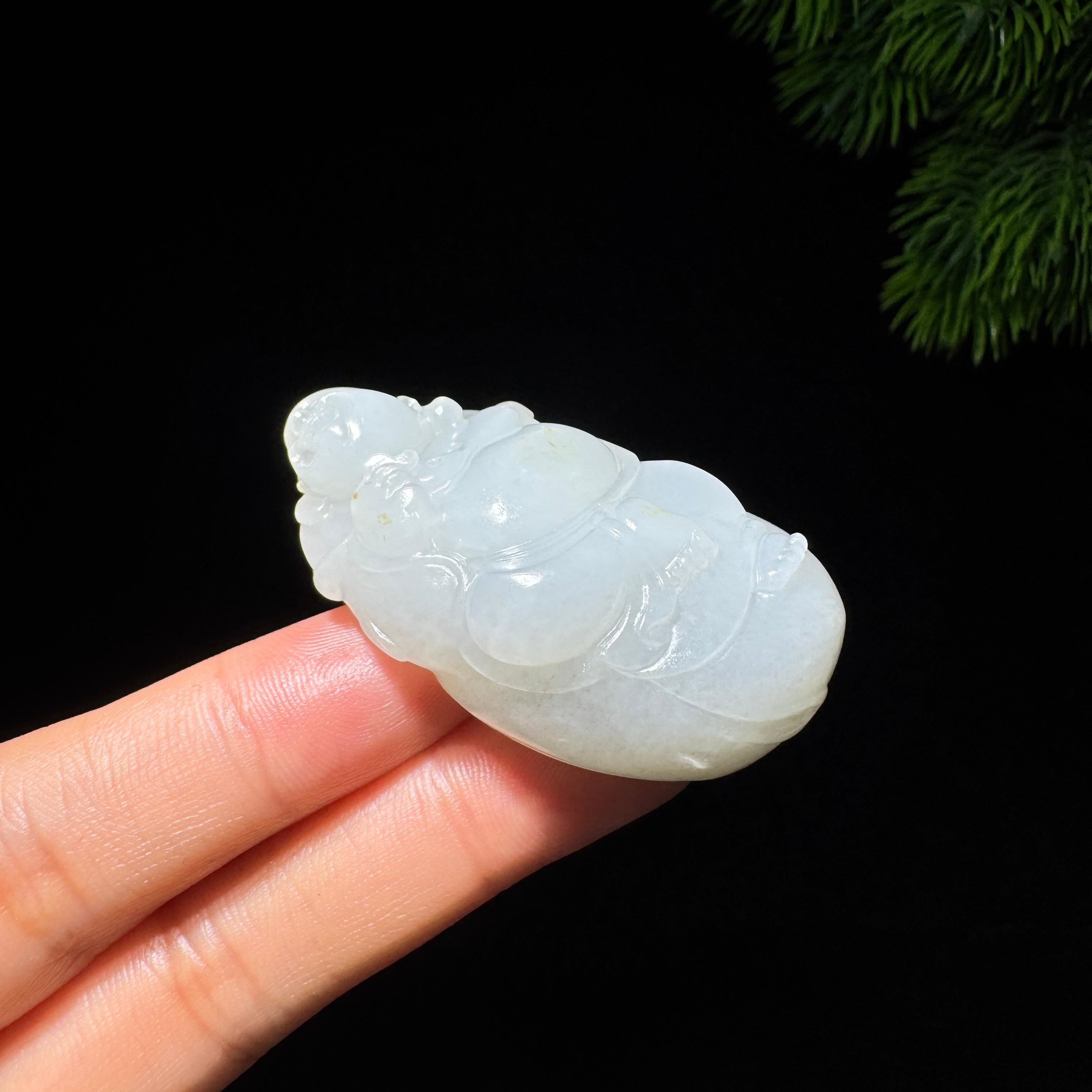 和田玉籽料青花佛公（42.5g）