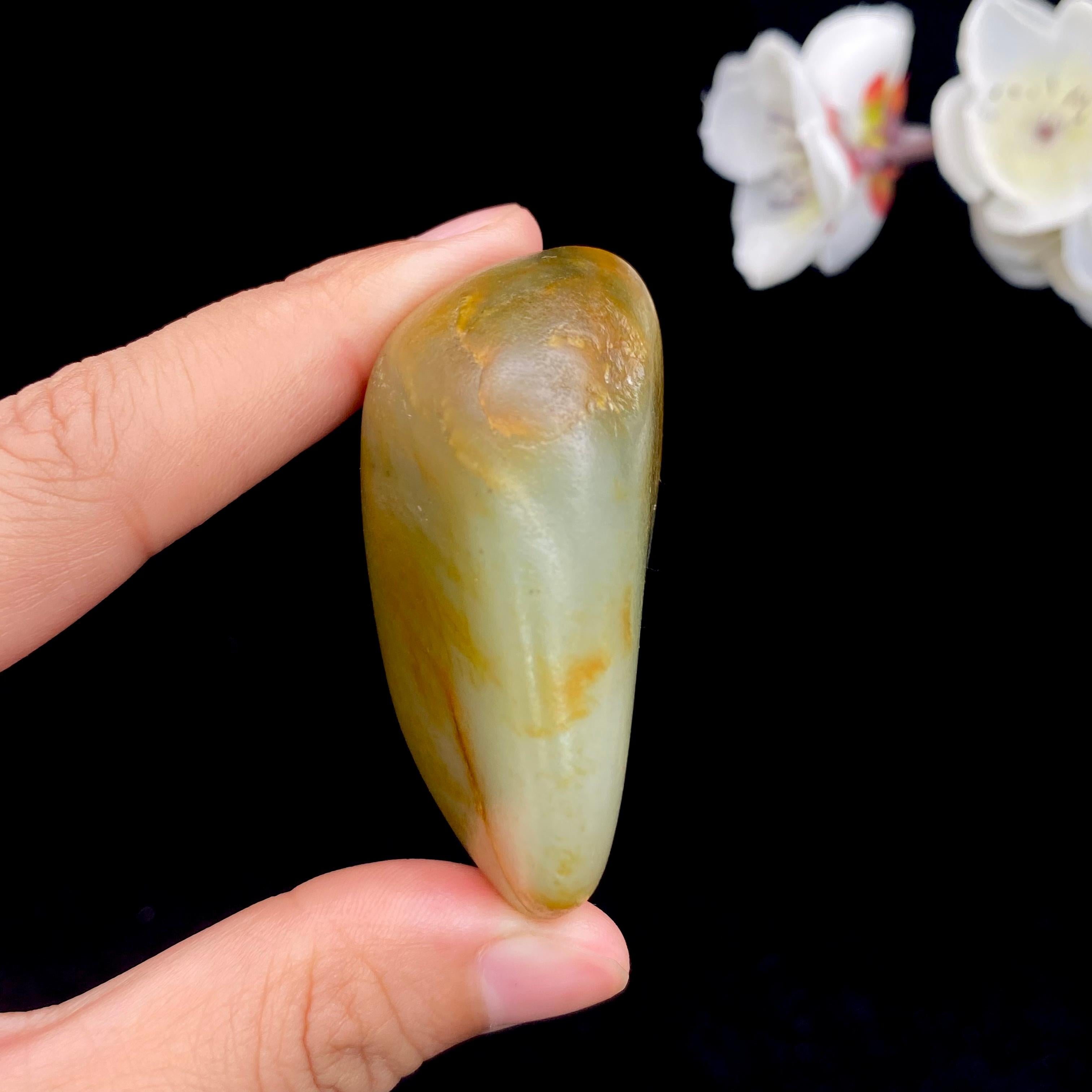 和田玉聚黄皮籽料原石（68.8g）